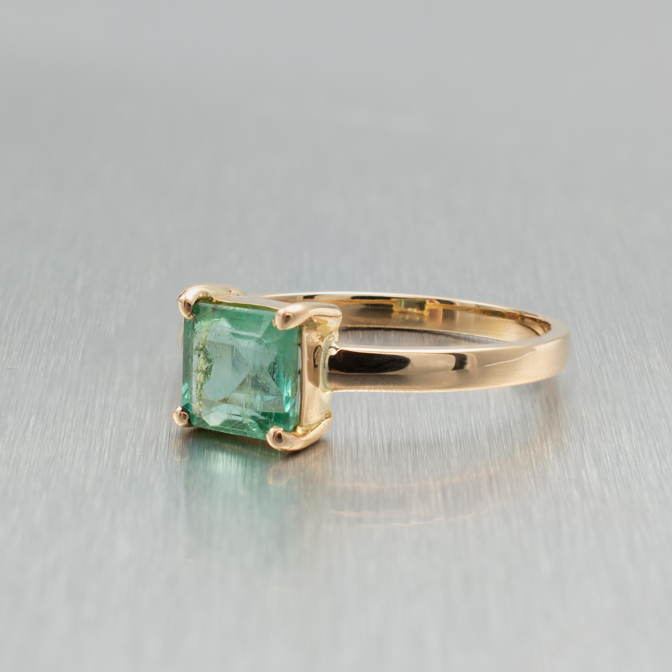 Modernist Natural Columbian Emerald Solitaire Ring 18 Karat Yellow Gold For Sale