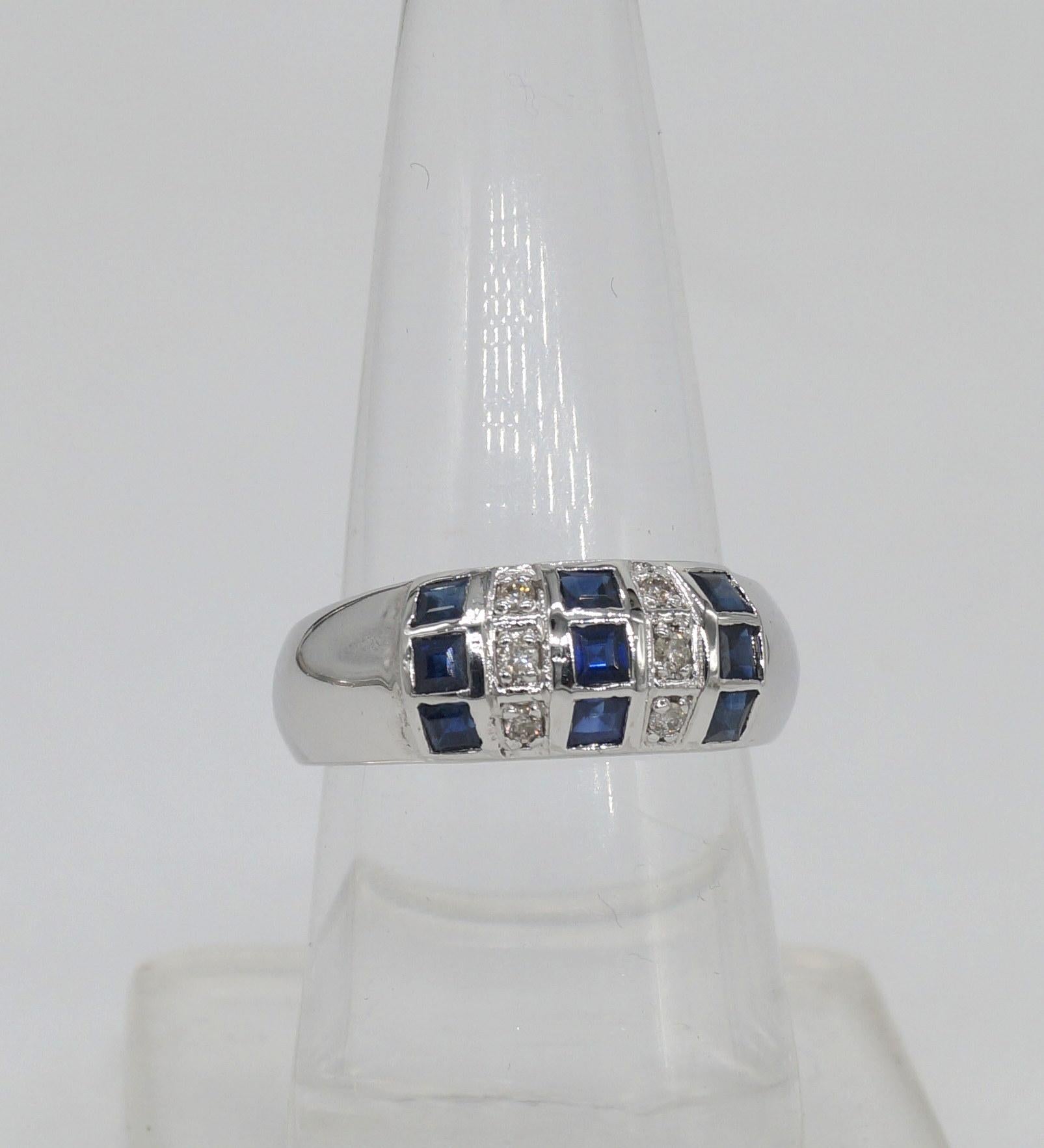 Bague en or blanc Vermeil avec diamant naturel certifié et saphir bleu en vente 1