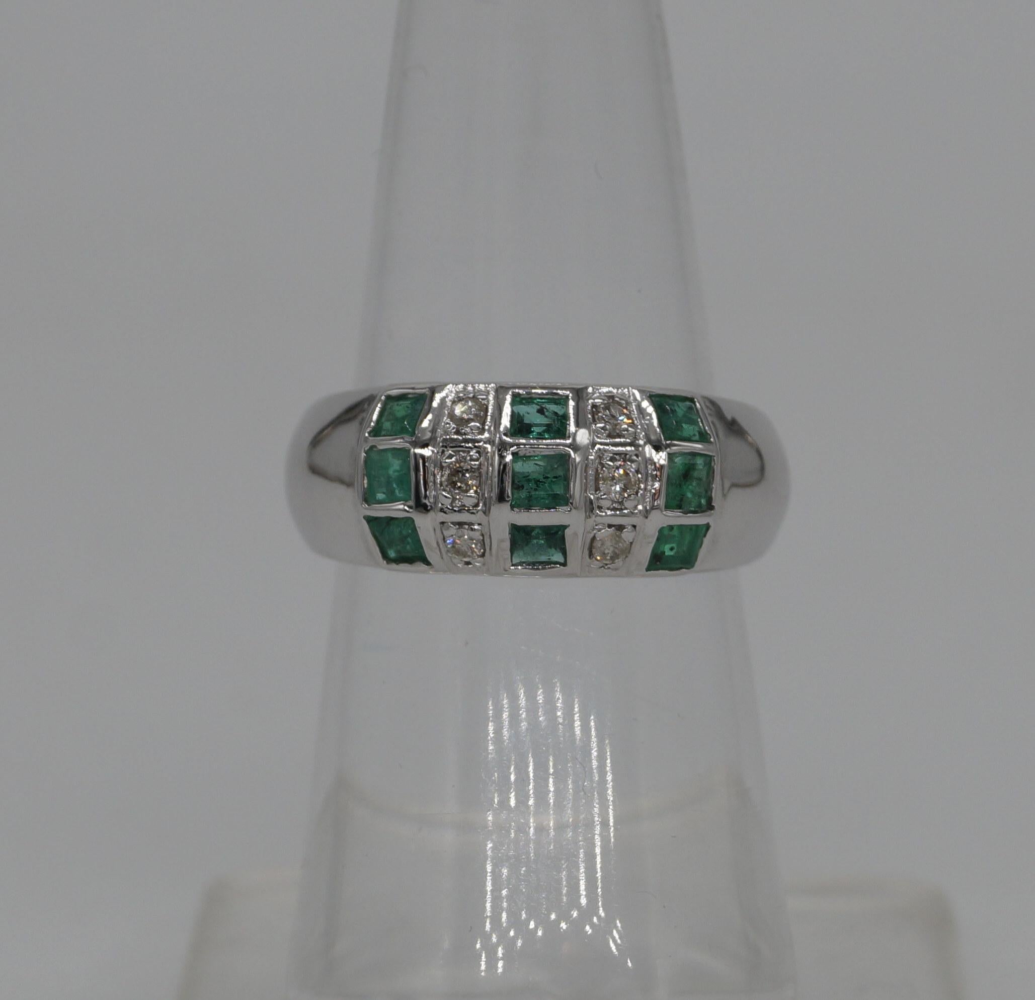 Certified Natural Diamond - Emerald Band White Gold Vermeil Band cocktail Ring For Sale 3