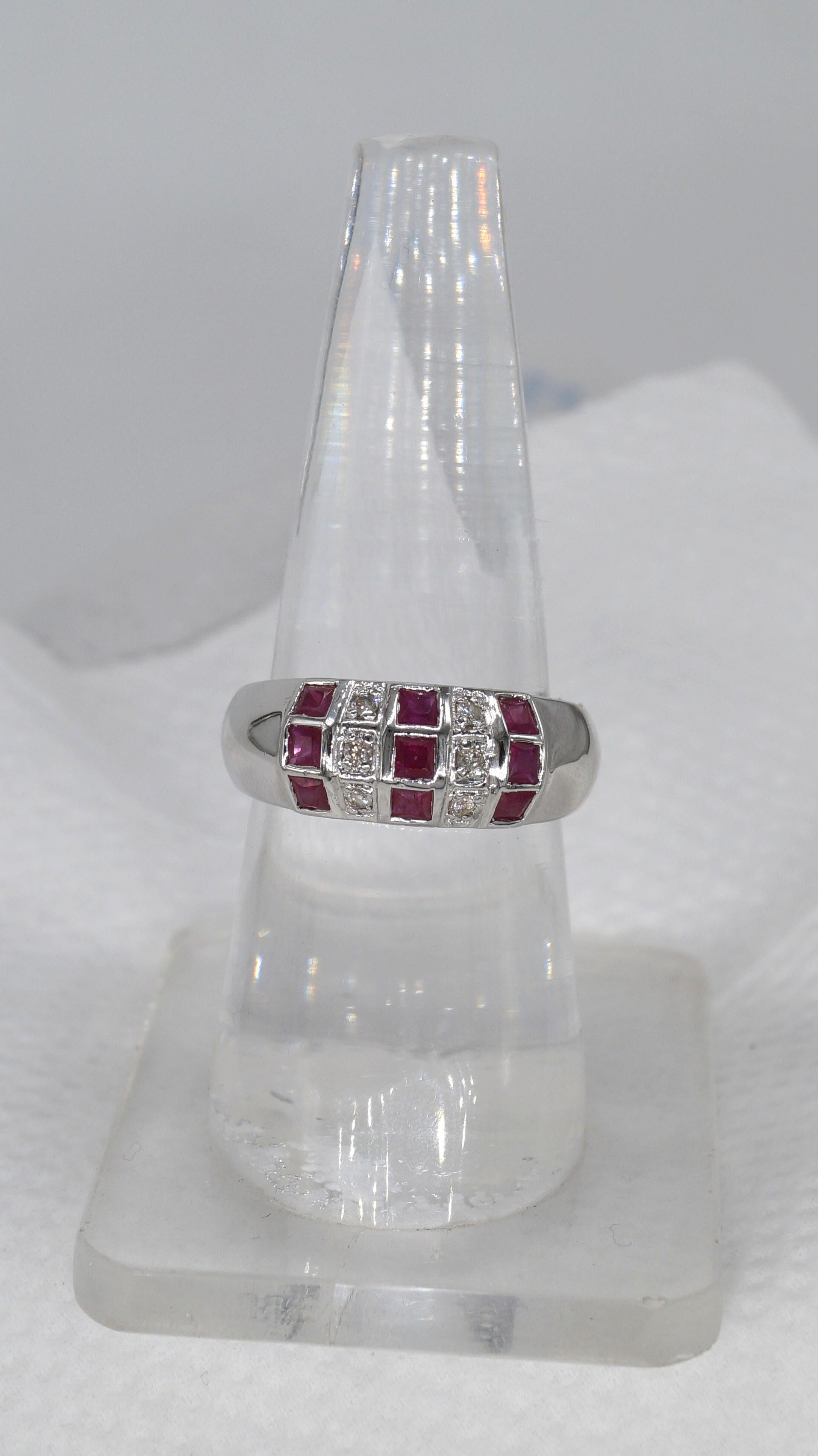 Anello con diamante naturale certificato - Anello con rubino vero Anello in oro bianco in vermeil cocktail in vendita 2