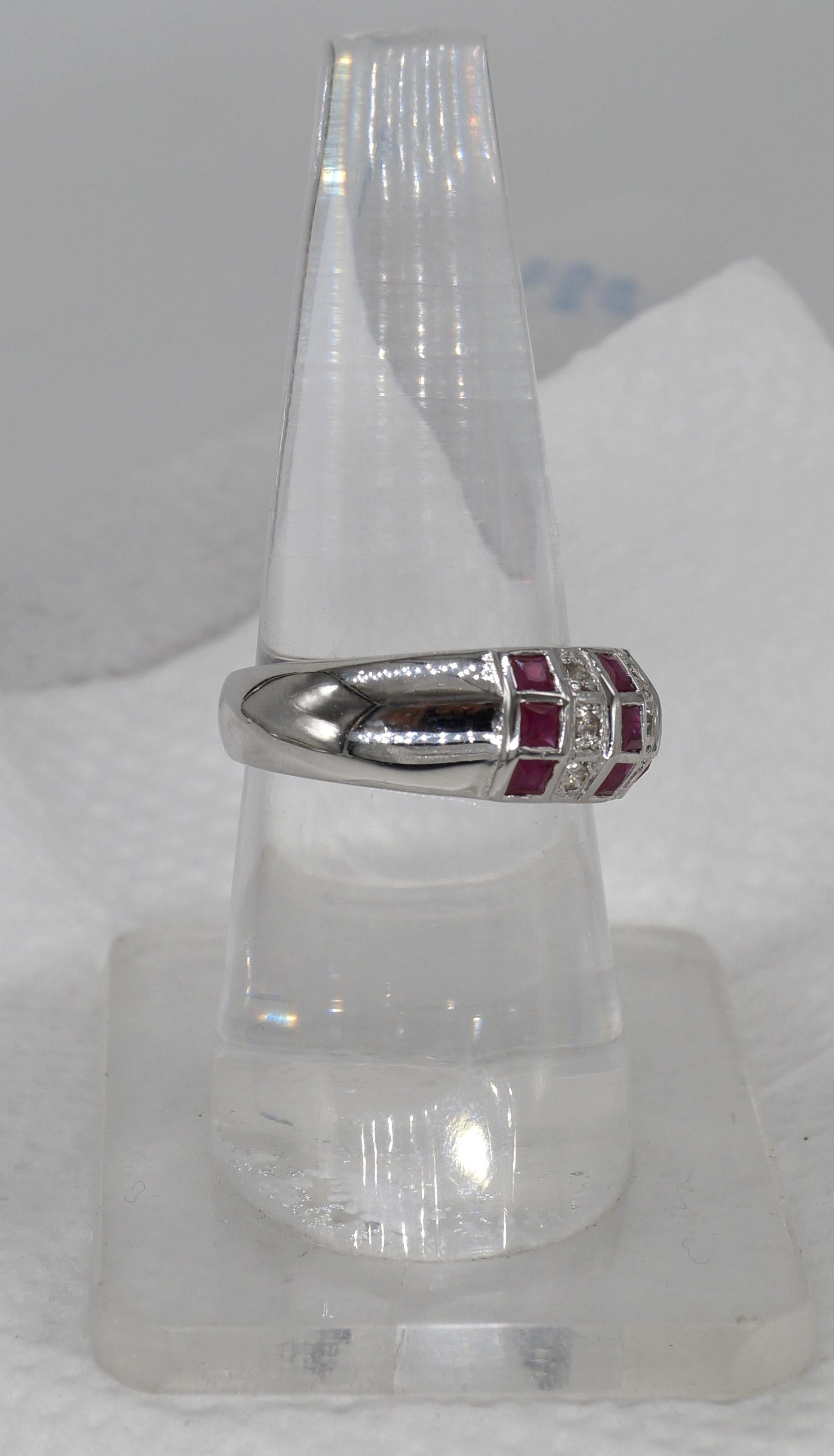 Anello con diamante naturale certificato - Anello con rubino vero Anello in oro bianco in vermeil cocktail in vendita 3