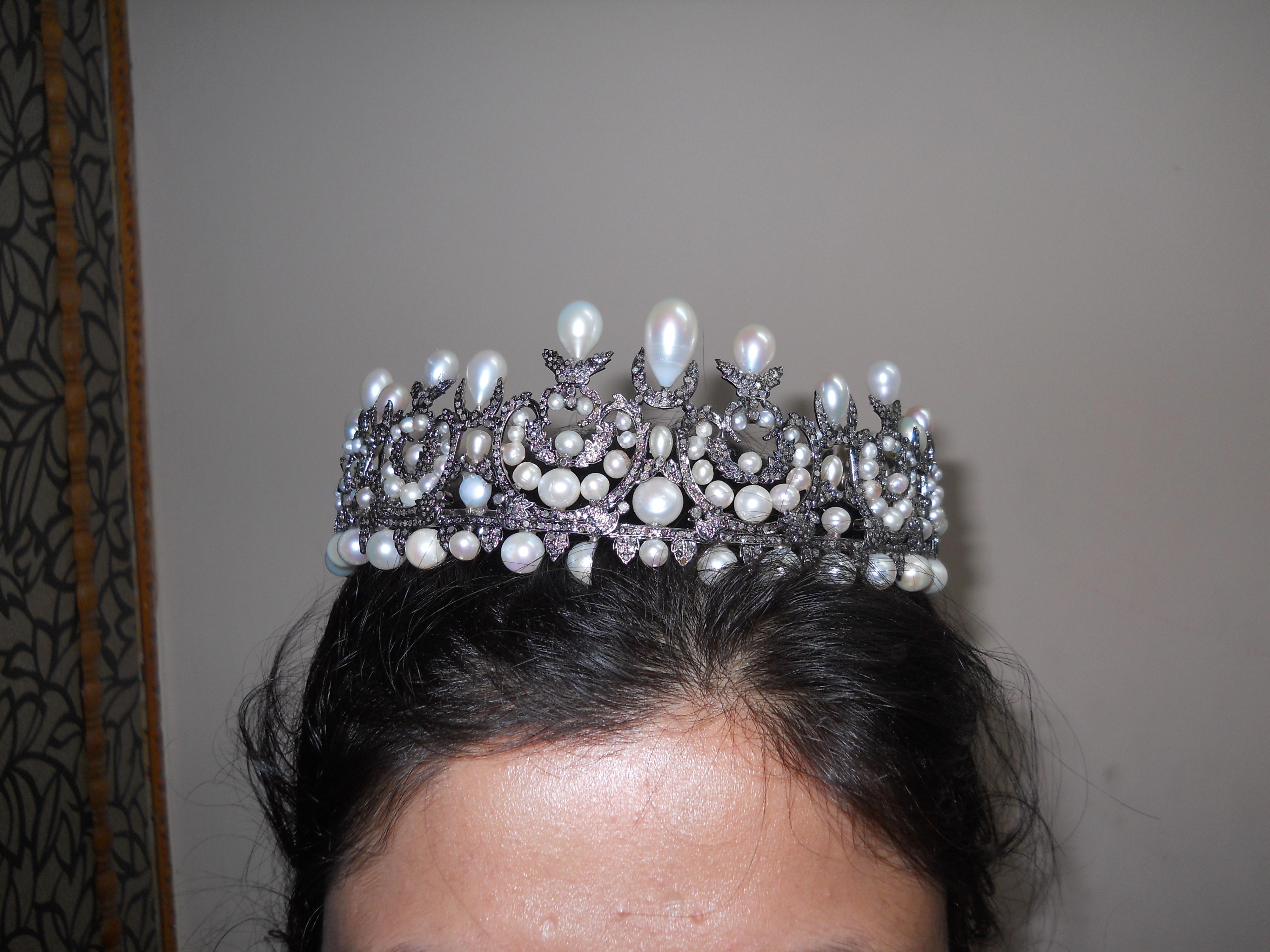 Diamanti naturali certificati Perle a goccia Tiara in argento sterling Fascia di accessori per la testa in vendita 1