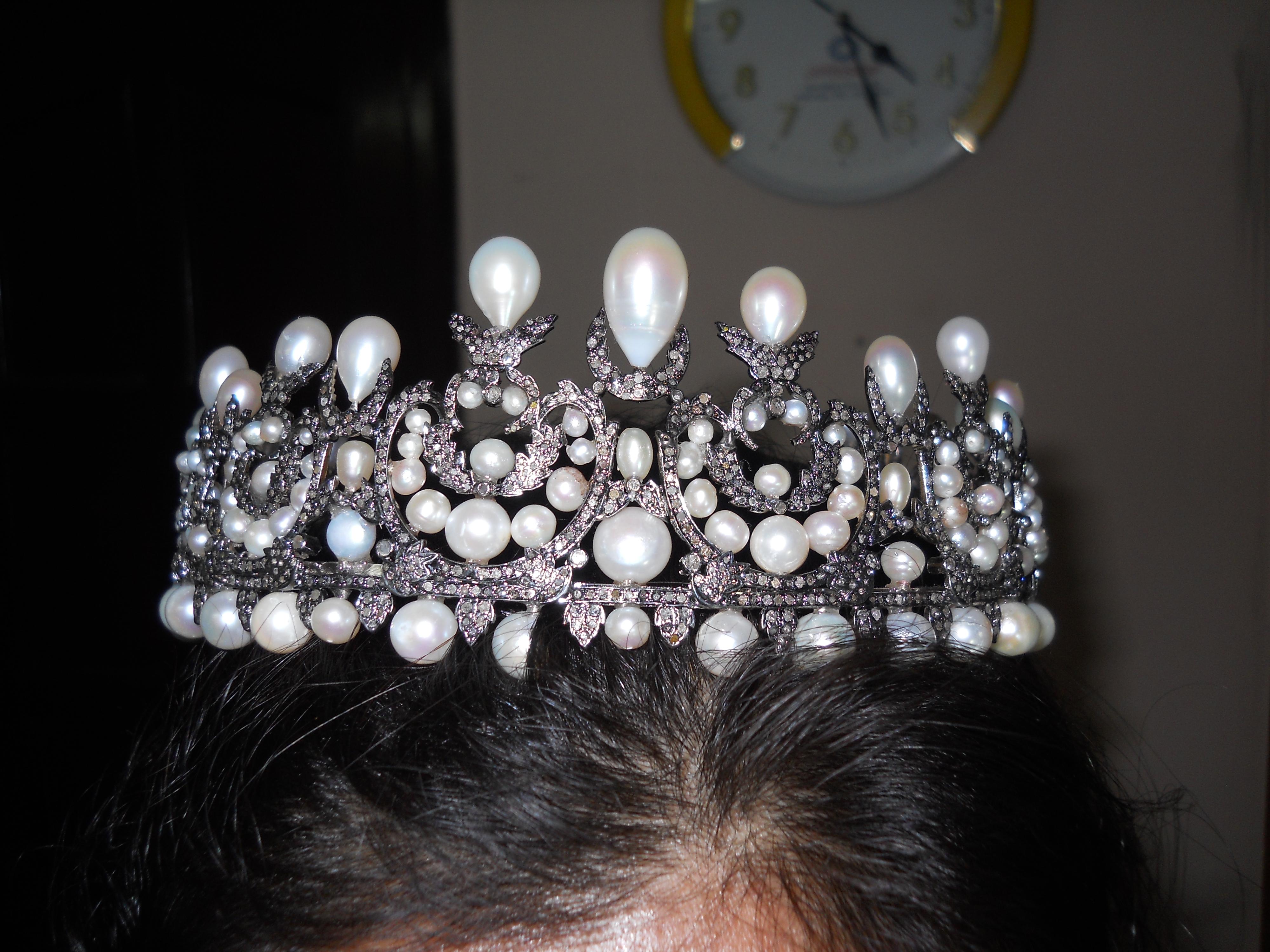 Diamanti naturali certificati Perle a goccia Tiara in argento sterling Fascia di accessori per la testa in vendita 3