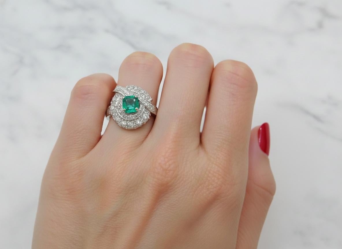 Zertifizierter natürlicher Smaragd und Diamant 14K Weißgold Cocktail Ring (Smaragdschliff) im Angebot