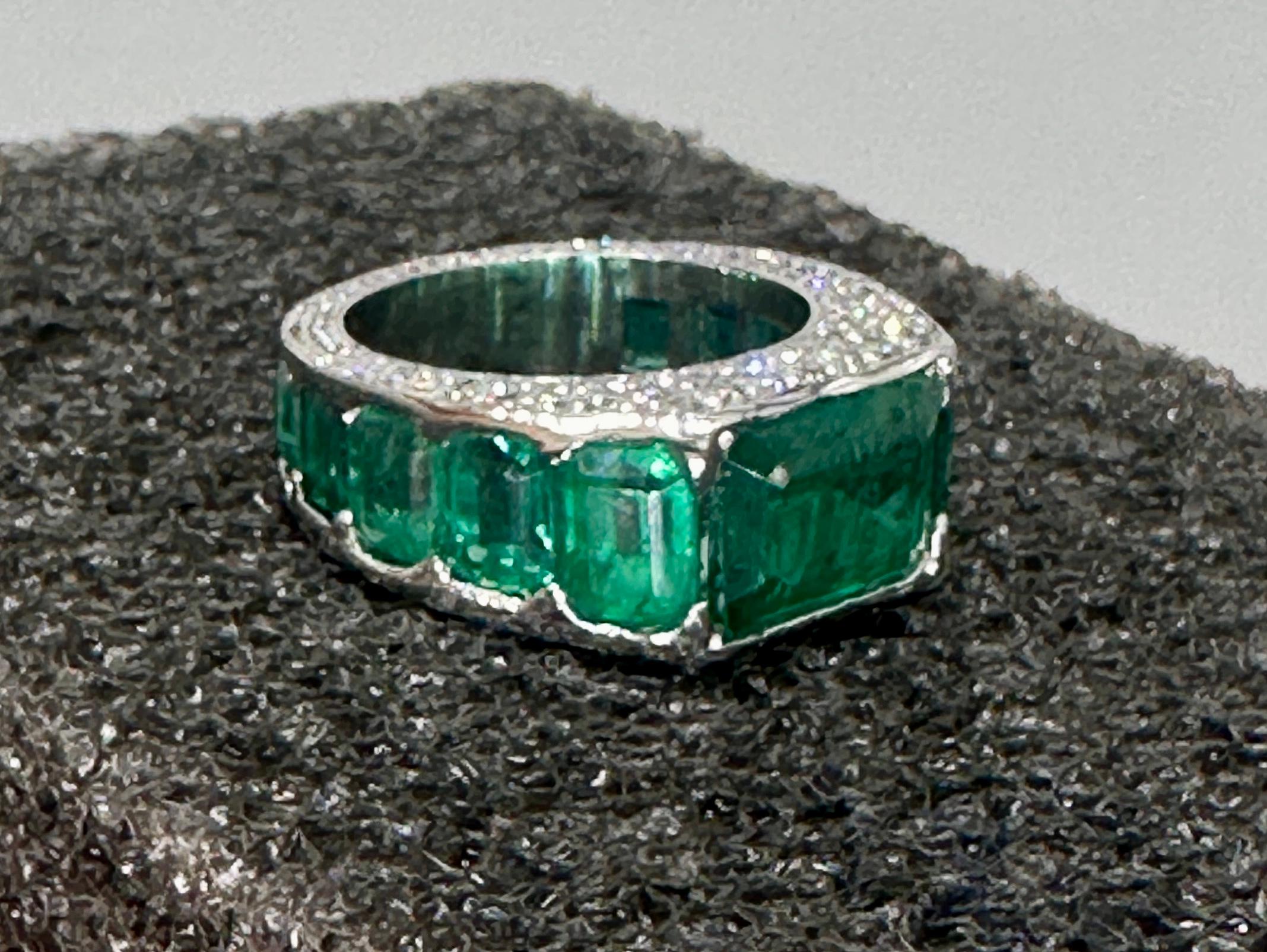 Bague cocktail en or blanc Vermeil avec émeraude naturelle certifiée et saphir bleu en vente 5