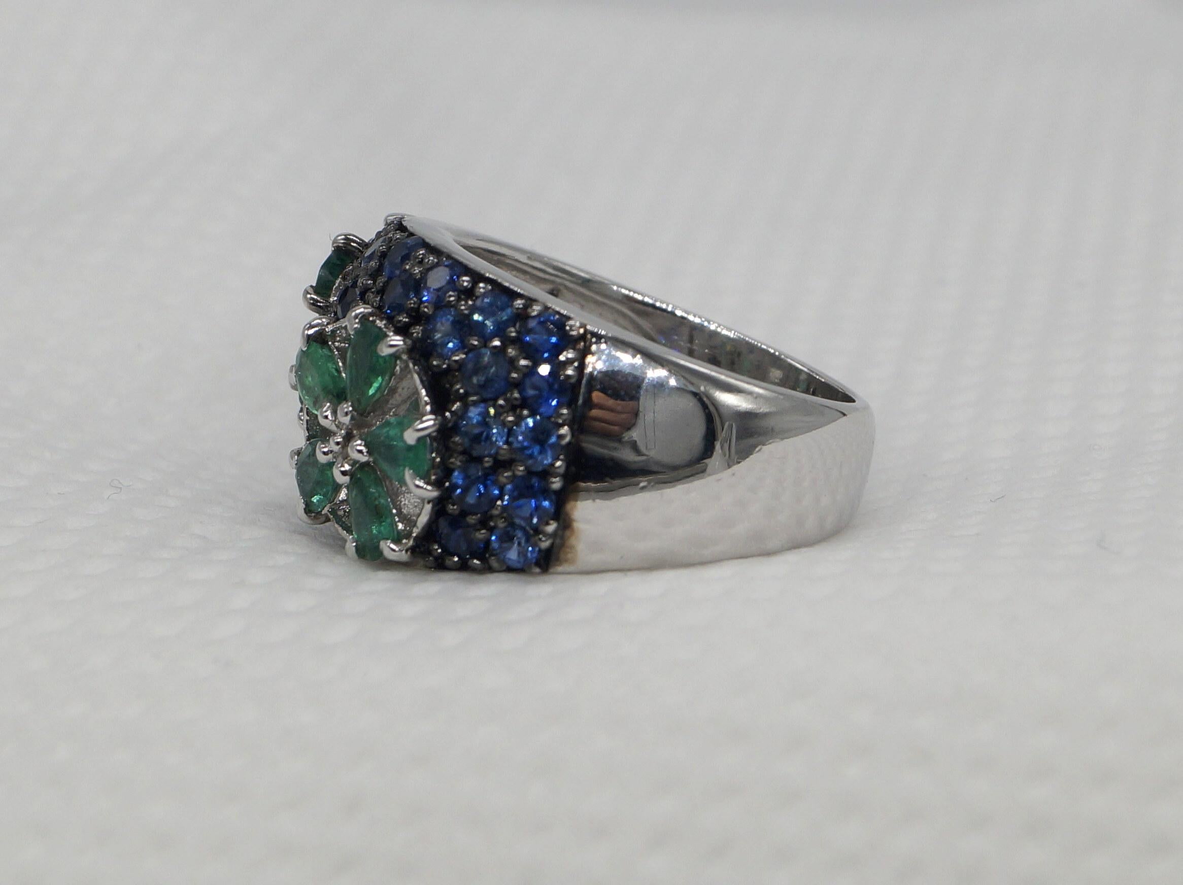 Certified Natural Emerald Blue Sapphire Band White Gold Vermeil cocktail Ring In New Condition For Sale In Delhi, DL