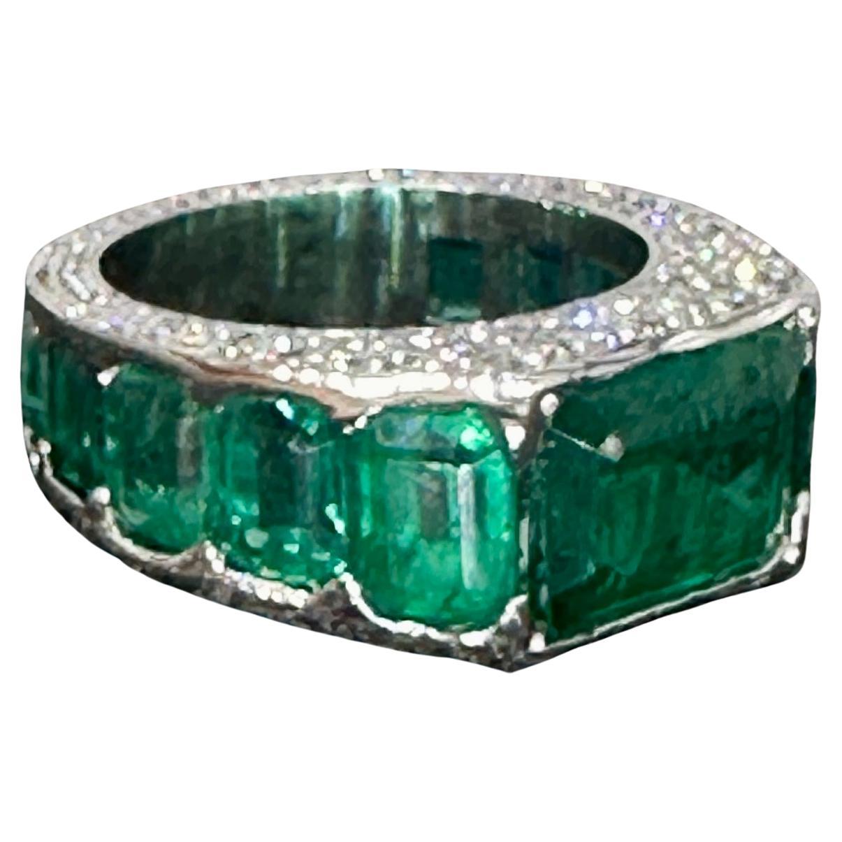 Bague cocktail en or blanc Vermeil avec émeraude naturelle certifiée et saphir bleu en vente