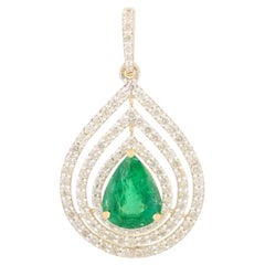 Colgante Esmeralda Natural Certificada y Diamante en Forma de Pera en Oro Amarillo de 18k