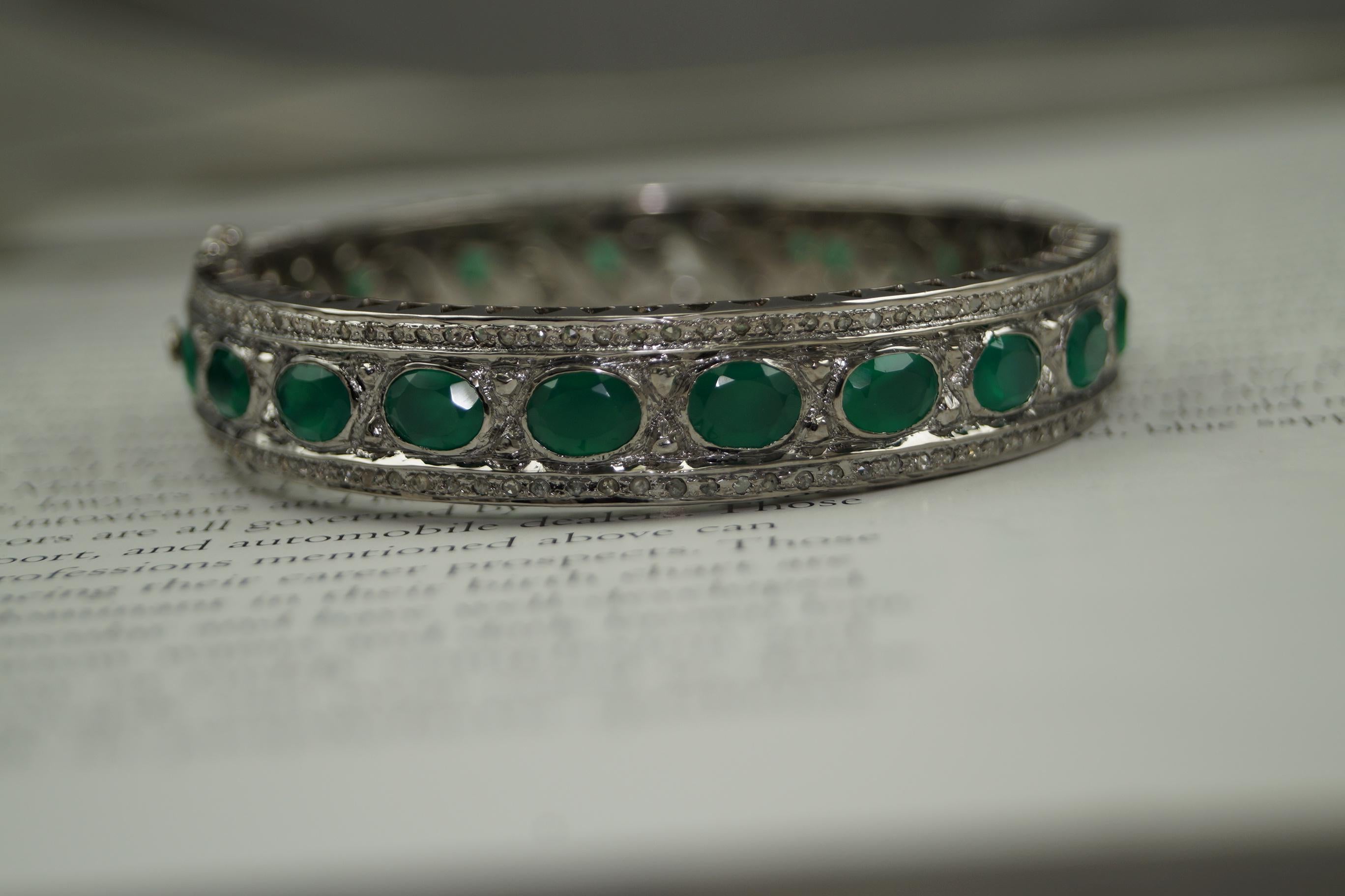 Certified natural emerald pave diamonds sterling silver hinge bracelet For Sale 1