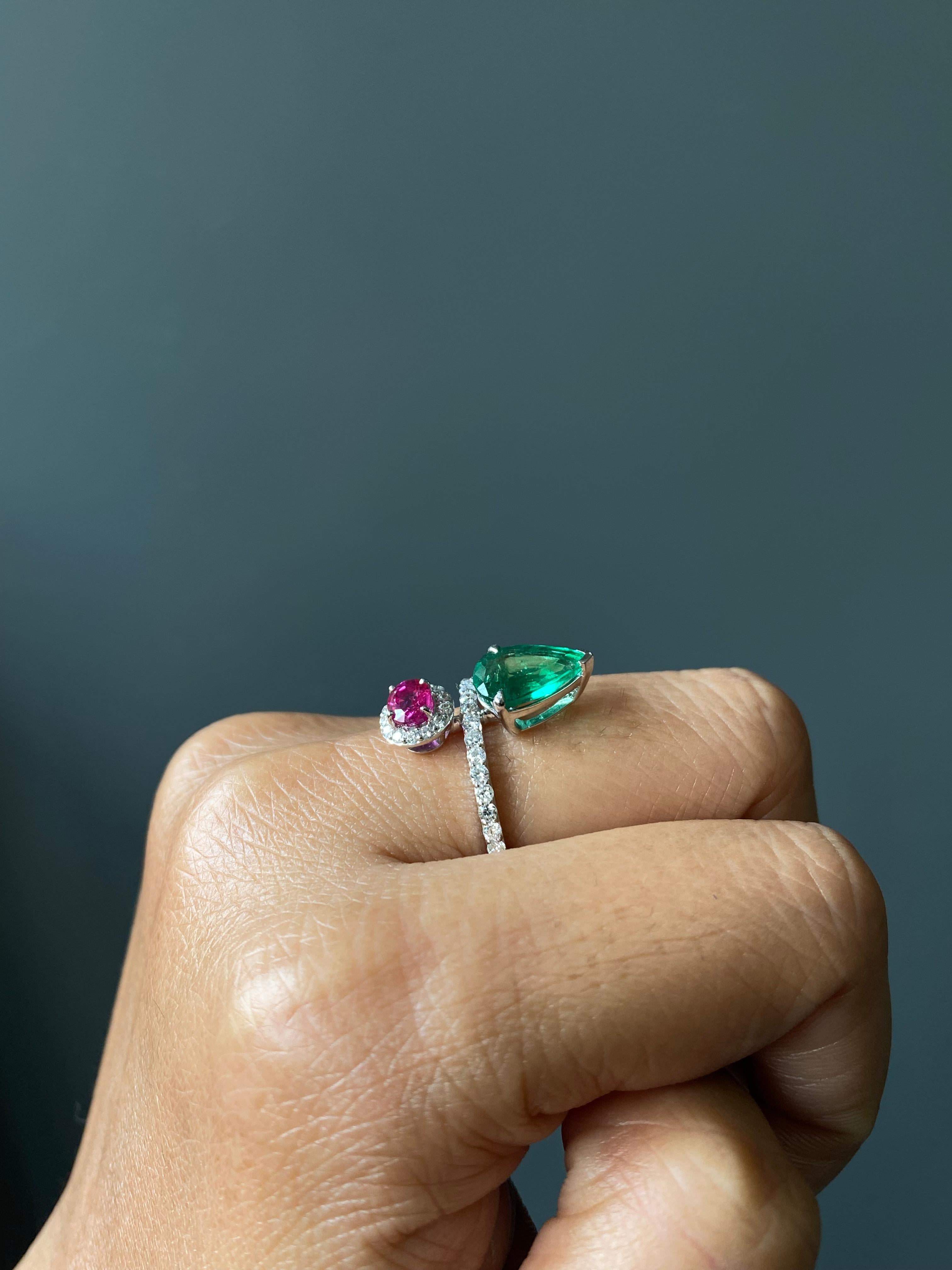 Zertifizierter sambischer natürlicher Smaragd-Ring in Birnenform mit ovalem Rubin und Diamanten im Angebot 4