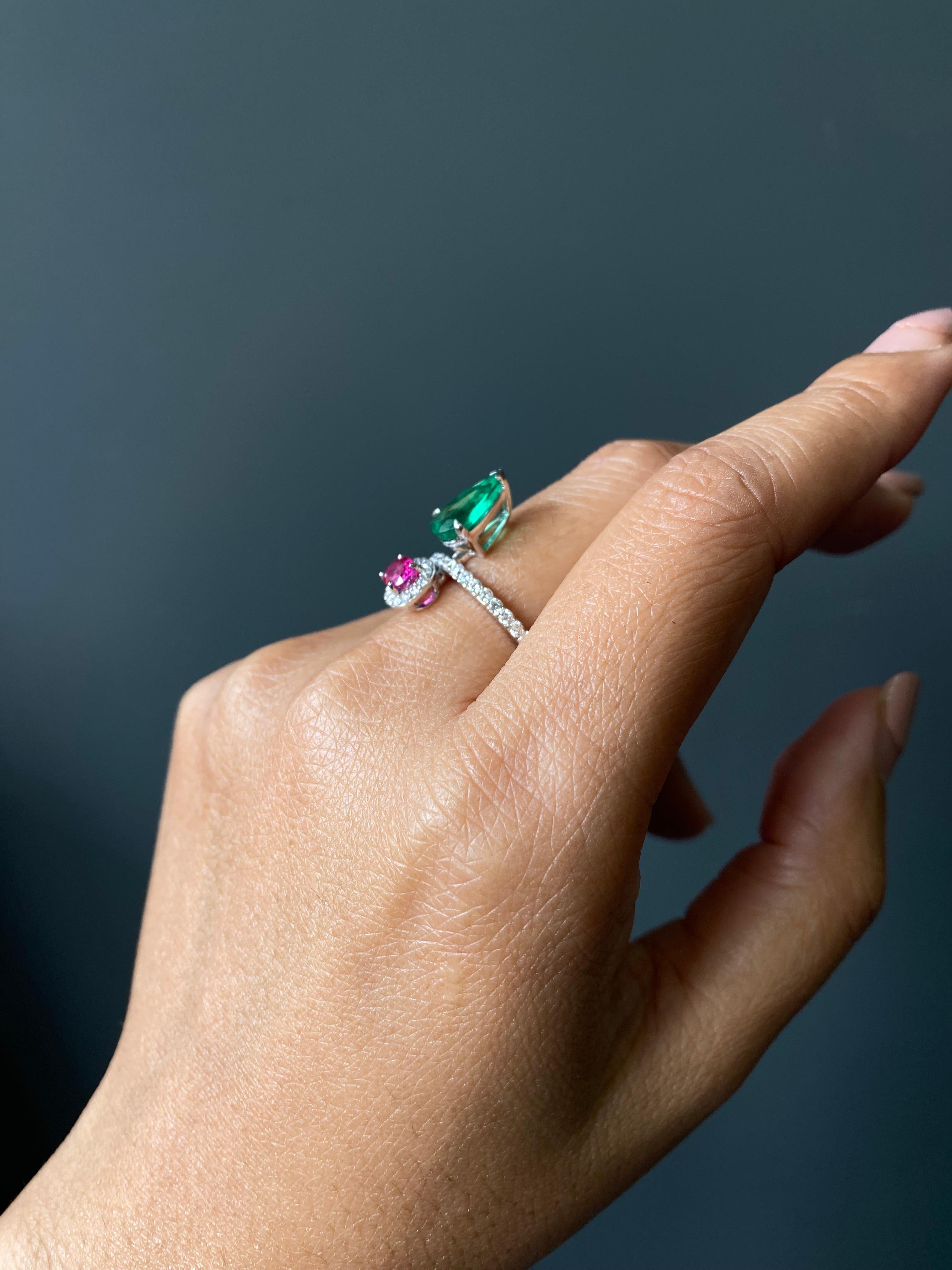 Zertifizierter sambischer natürlicher Smaragd-Ring in Birnenform mit ovalem Rubin und Diamanten im Angebot 3