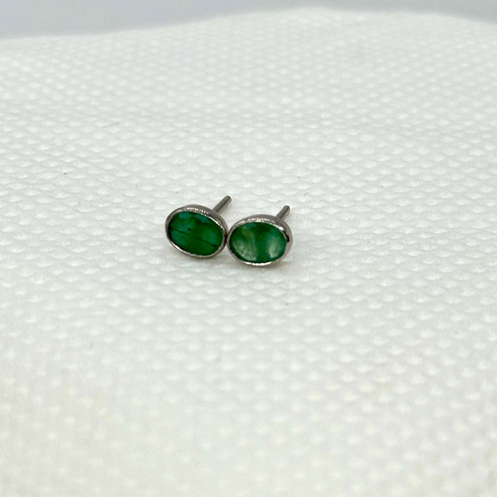 Certified Natural Smaragde Sterling 925 Silber Ohrringe Ohrstecker (Smaragdschliff) im Angebot