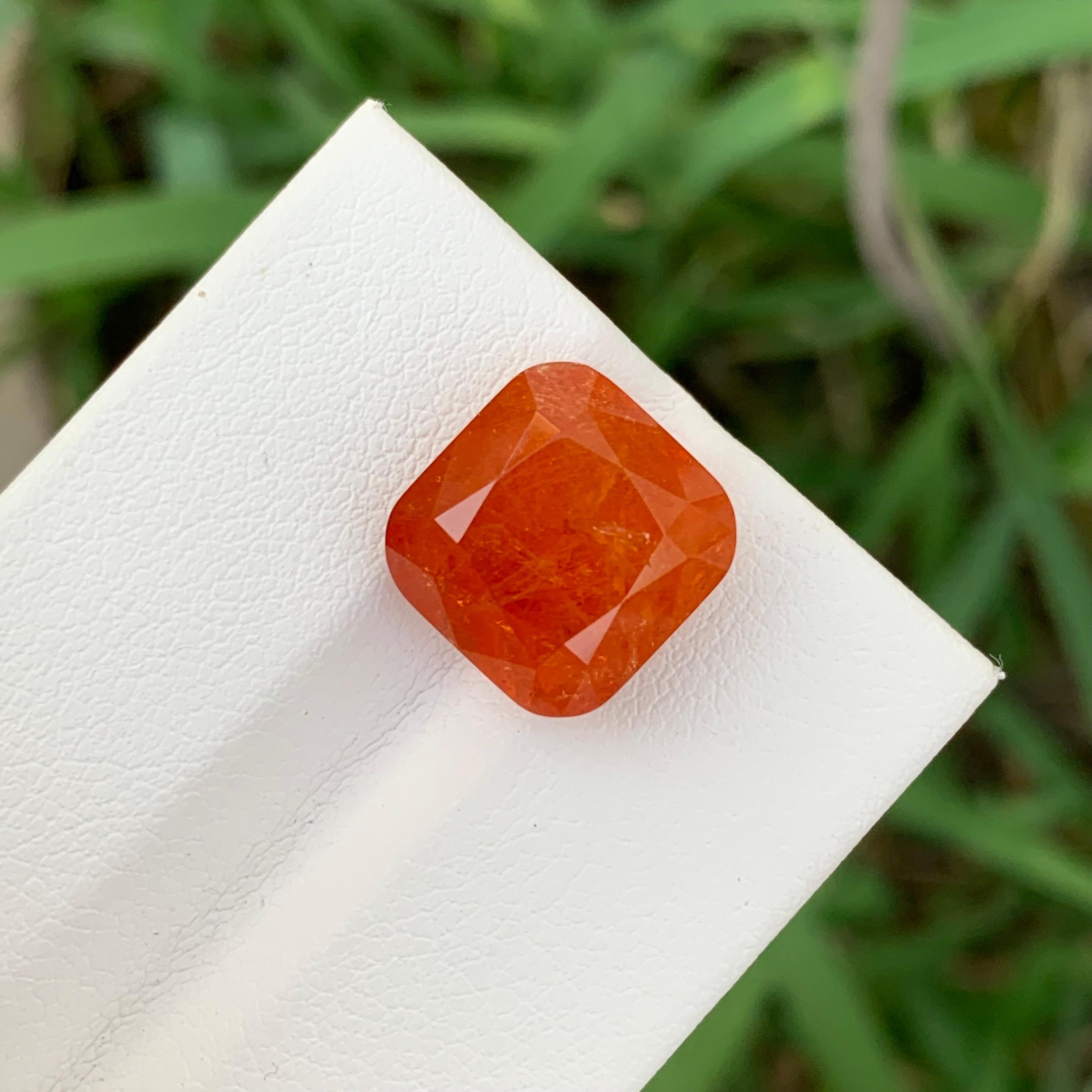 Pierre précieuse certifiée naturelle facettée grenat spessartine taille coussin de 12,07 carats en vente 1