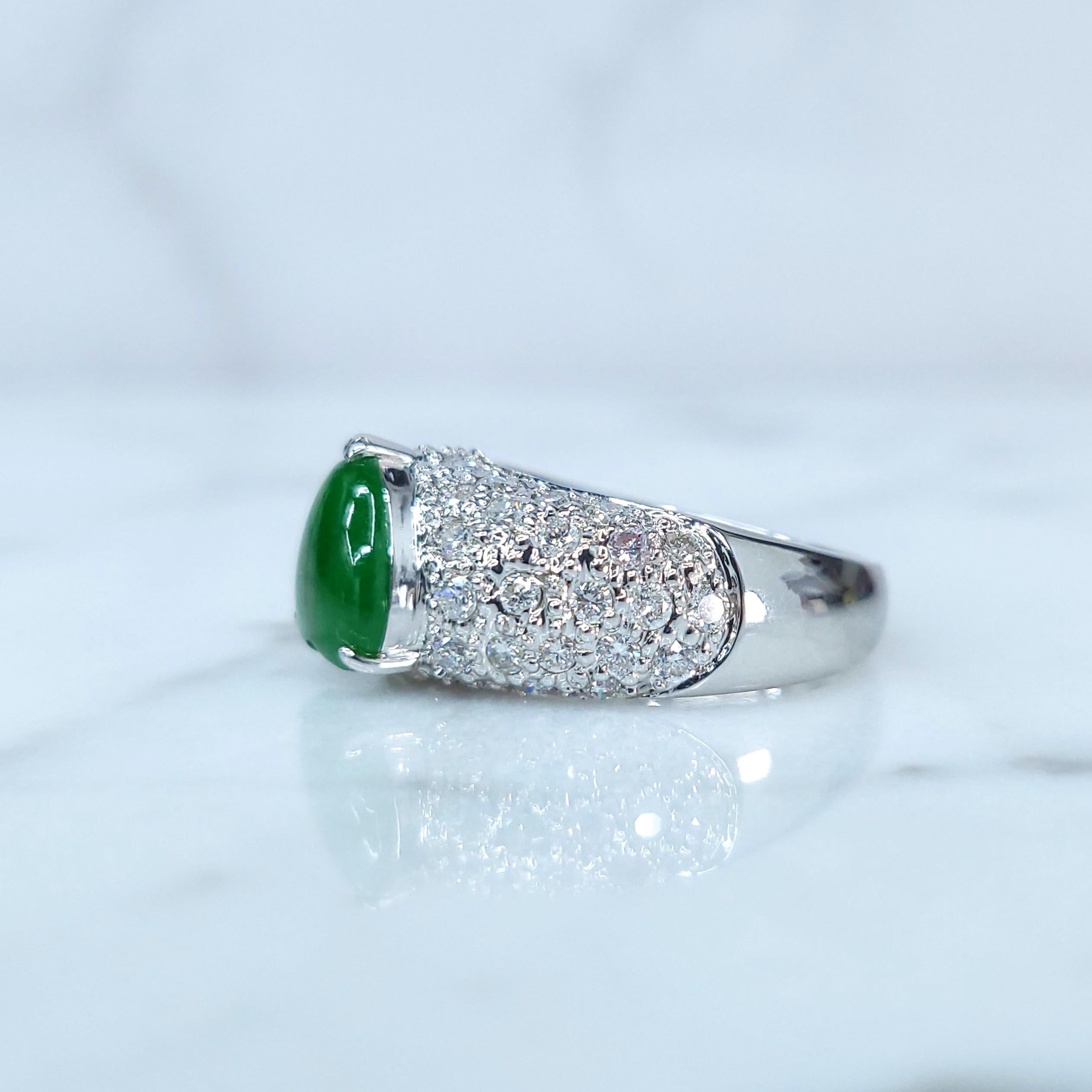 Certified Natural Fei Chui Type A Jade and Diamond Ring in 18K White Gold In New Condition For Sale In KOWLOON, HK
