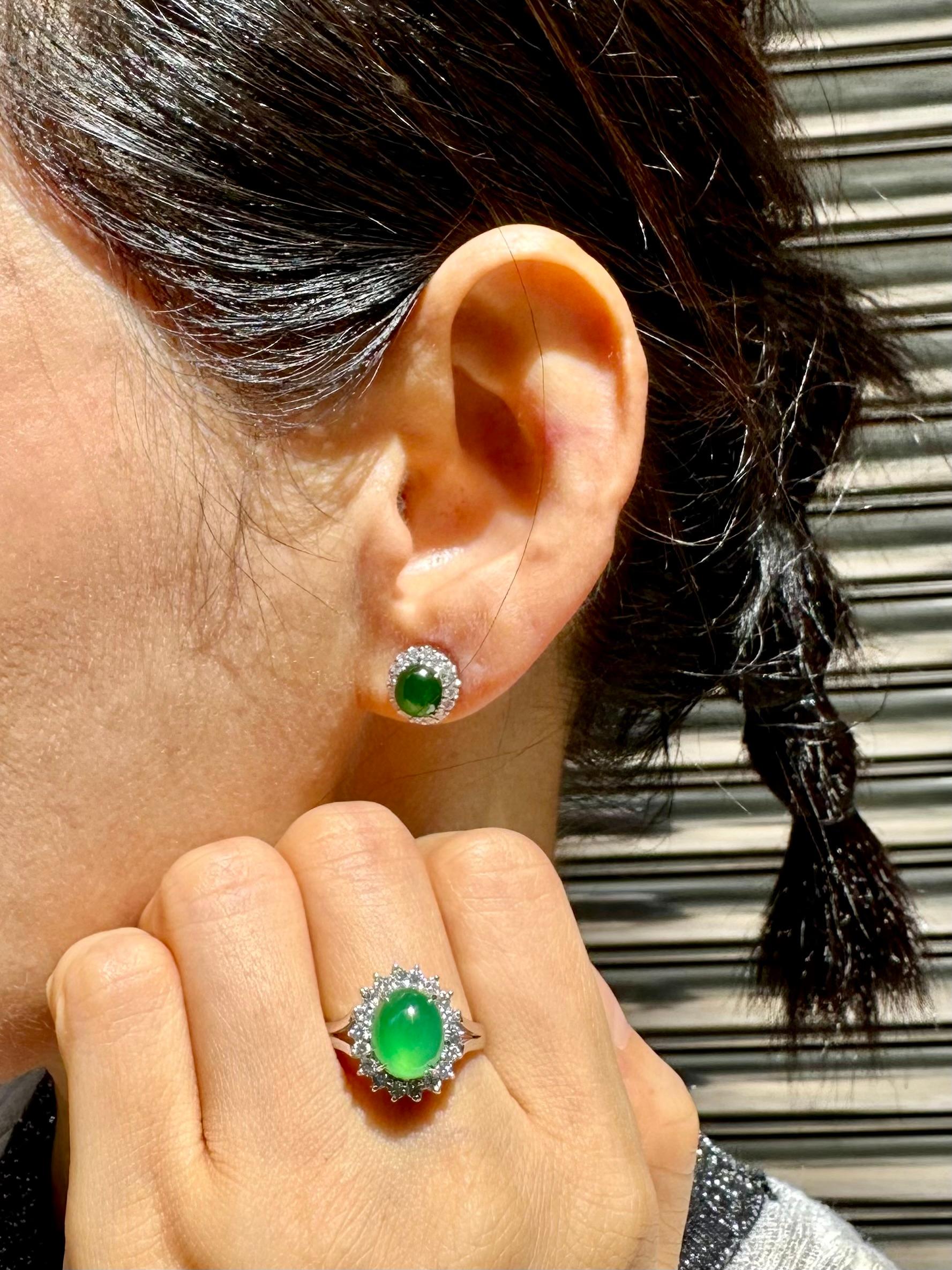Certified Natural Imperial Jade Diamond Stud Earrings. Best Glowing Green  In New Condition For Sale In Hong Kong, HK