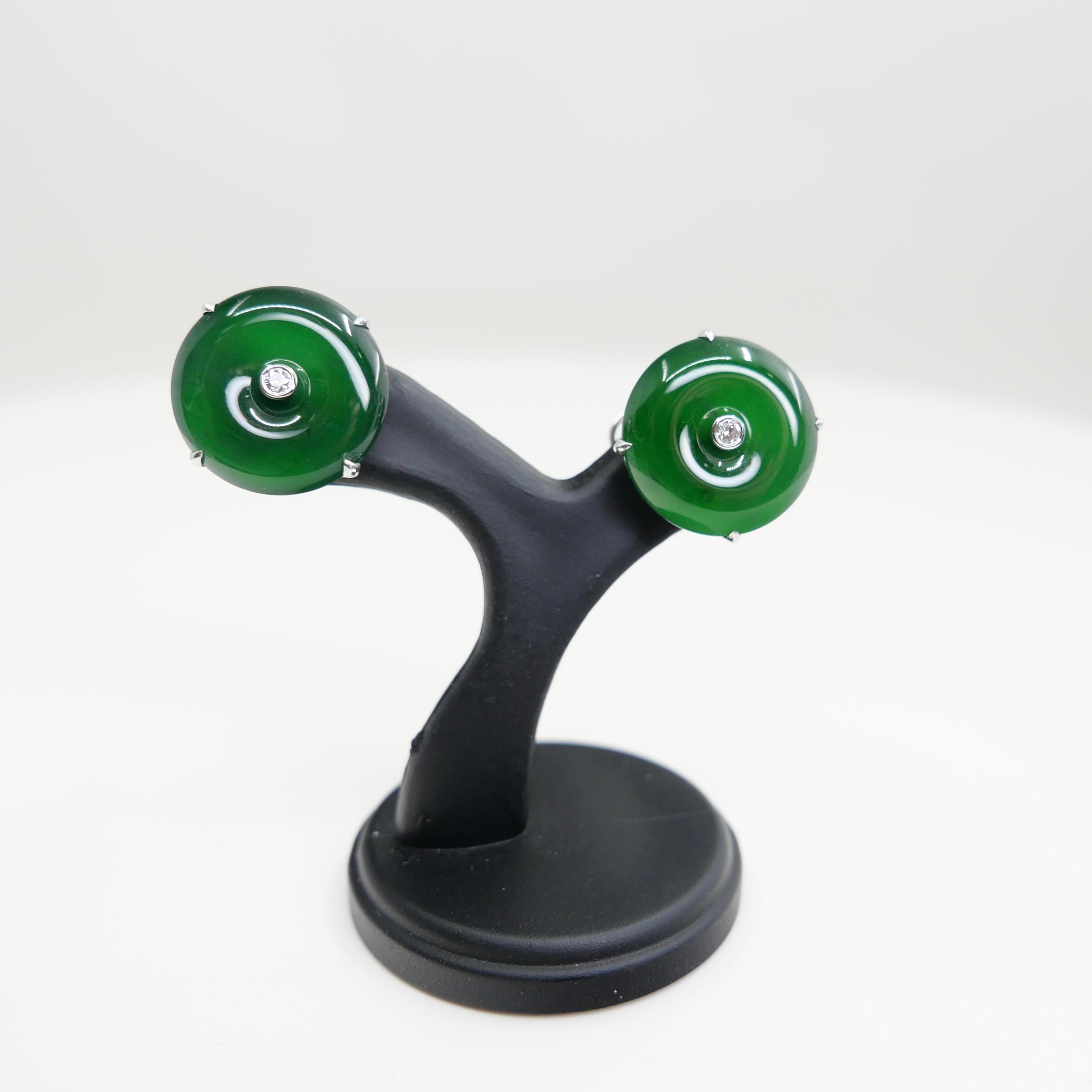 Clous d'oreilles en jade naturel certifié et diamants. Couleur verte impériale véritable en vente 9