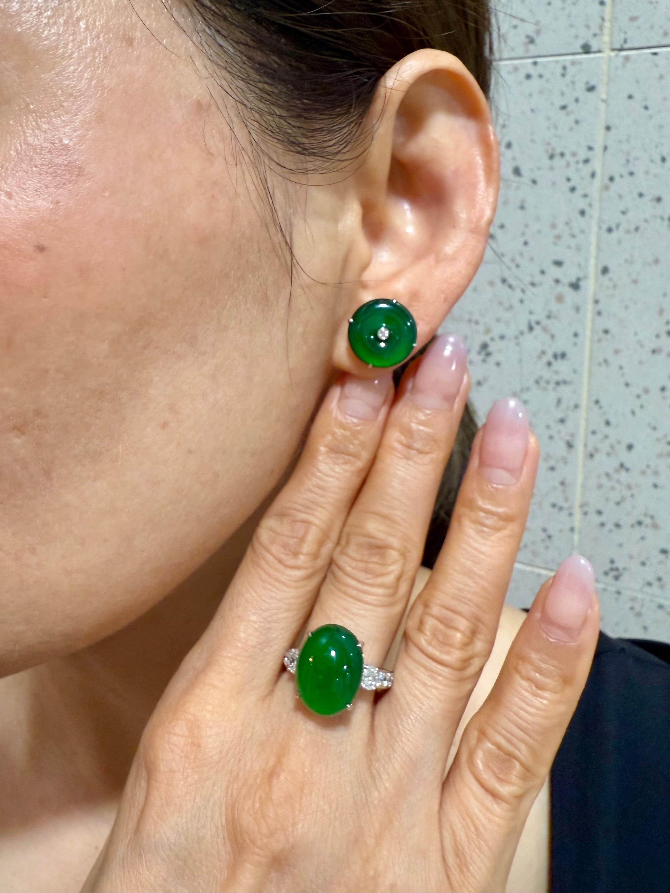Clous d'oreilles en jade naturel certifié et diamants. Couleur verte impériale véritable en vente 2