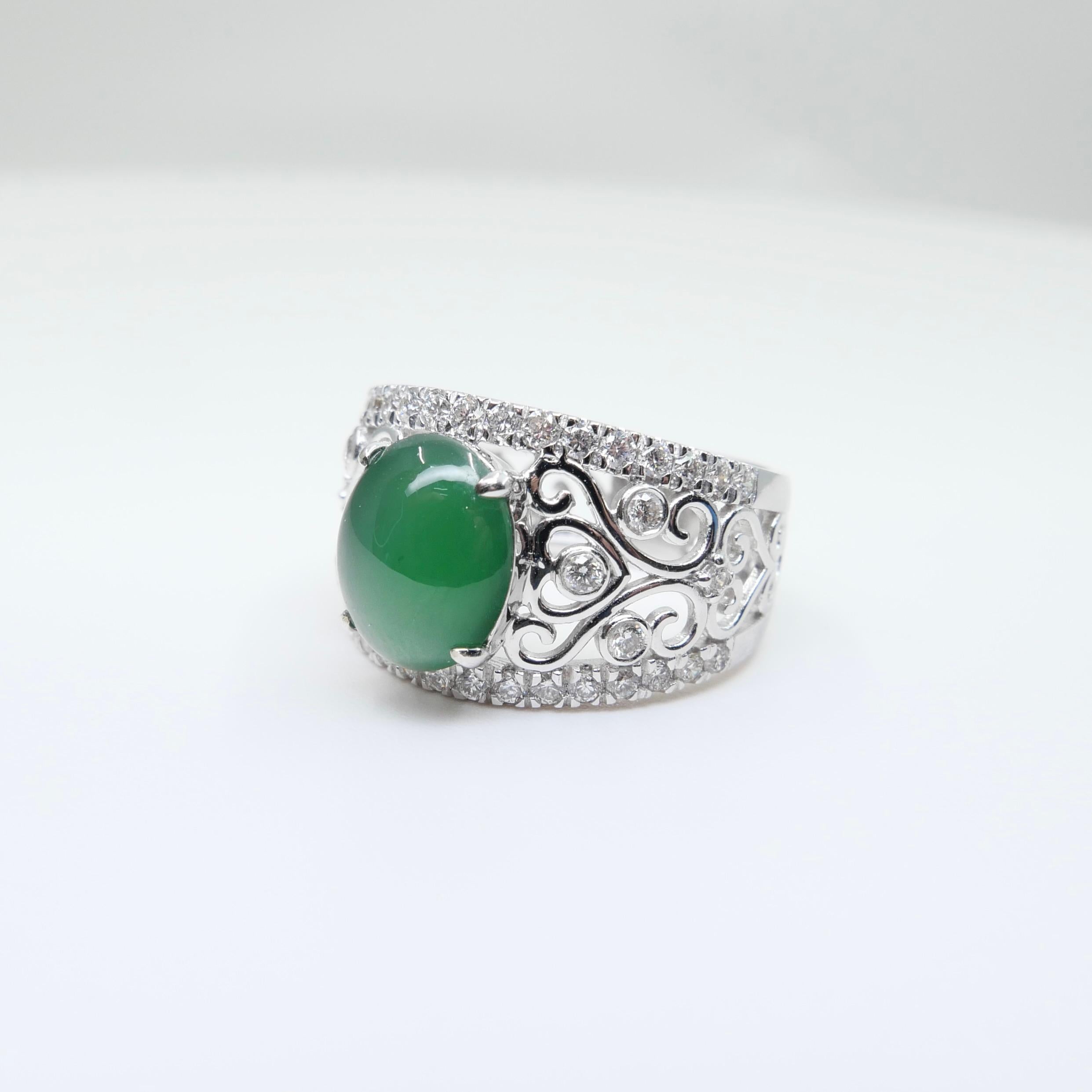 Certified Natural Jade & Diamond Cocktail Ring, Imperial Green with Super Glow! In New Condition For Sale In Hong Kong, HK