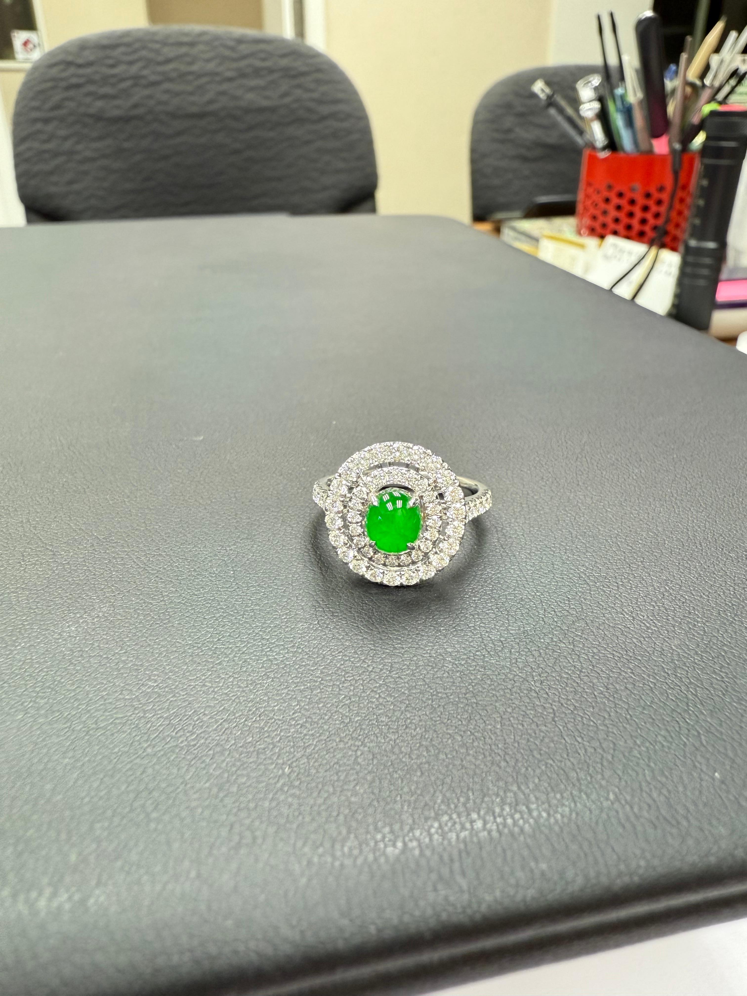 Certified Natural Jade & Diamond Cocktail Ring, Intense Apple Green Color. In New Condition For Sale In Hong Kong, HK