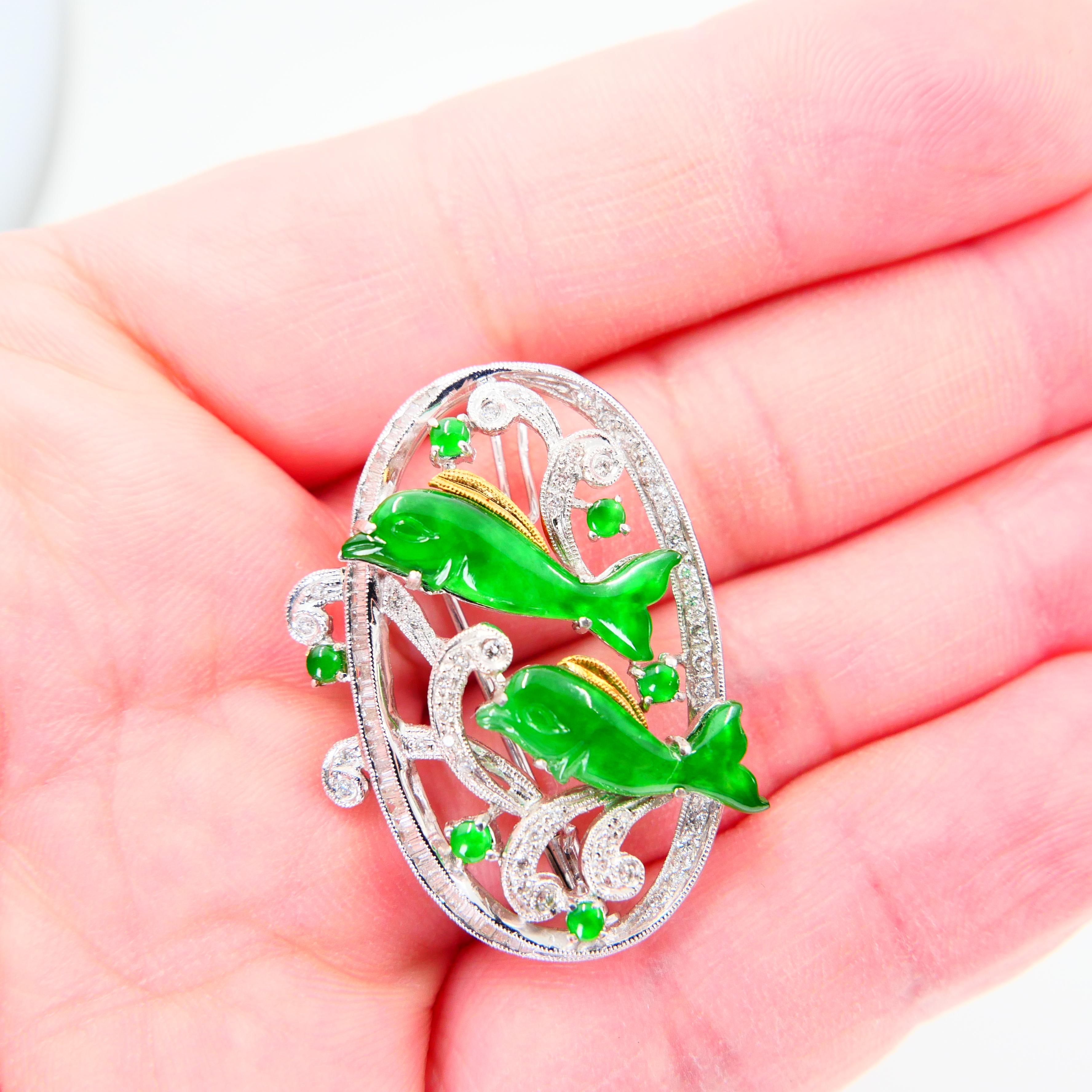 Broche pendentif en diamants et jade naturel certifié vert pomme vif, avec dauphins en vente 6