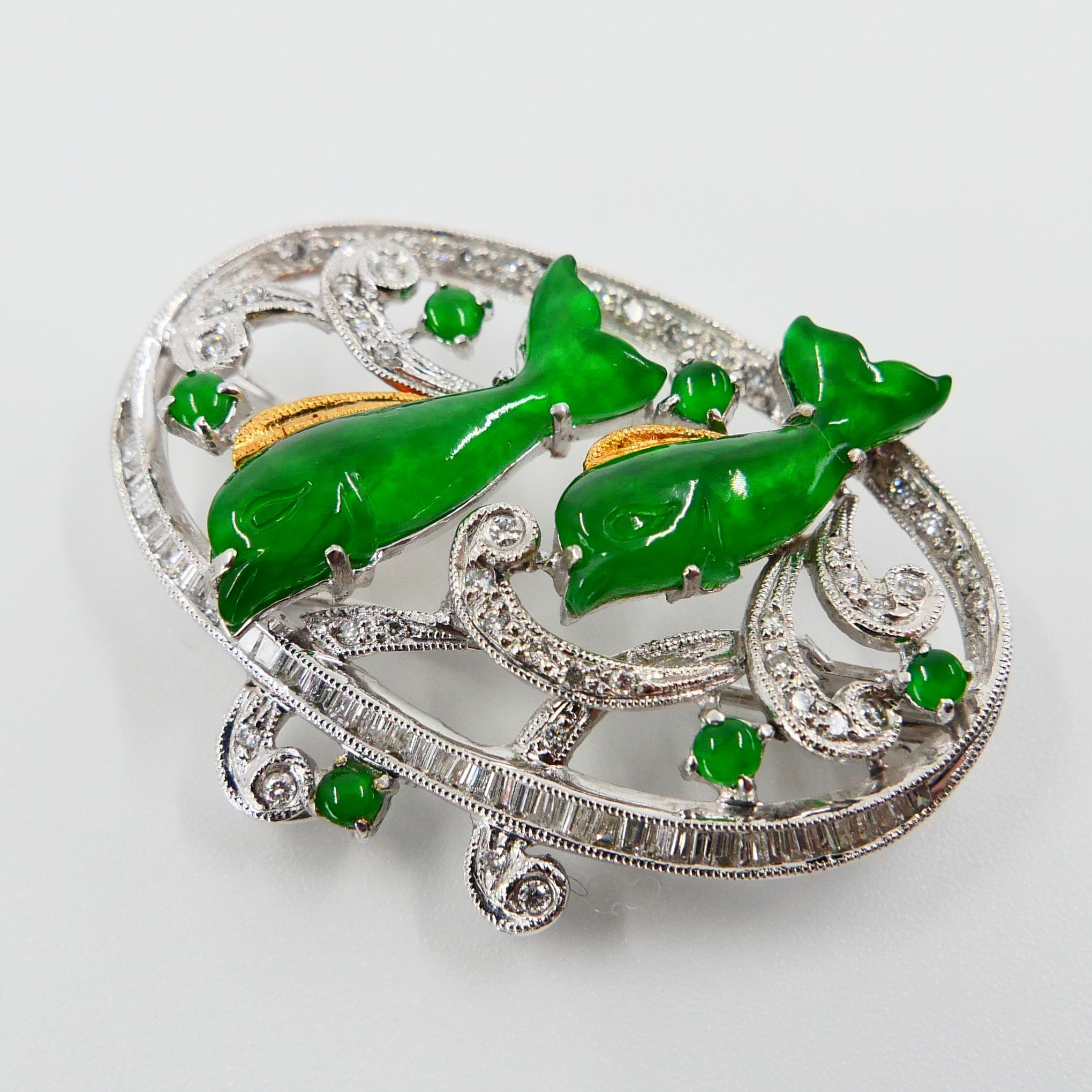 Broche pendentif en diamants et jade naturel certifié vert pomme vif, avec dauphins en vente 7