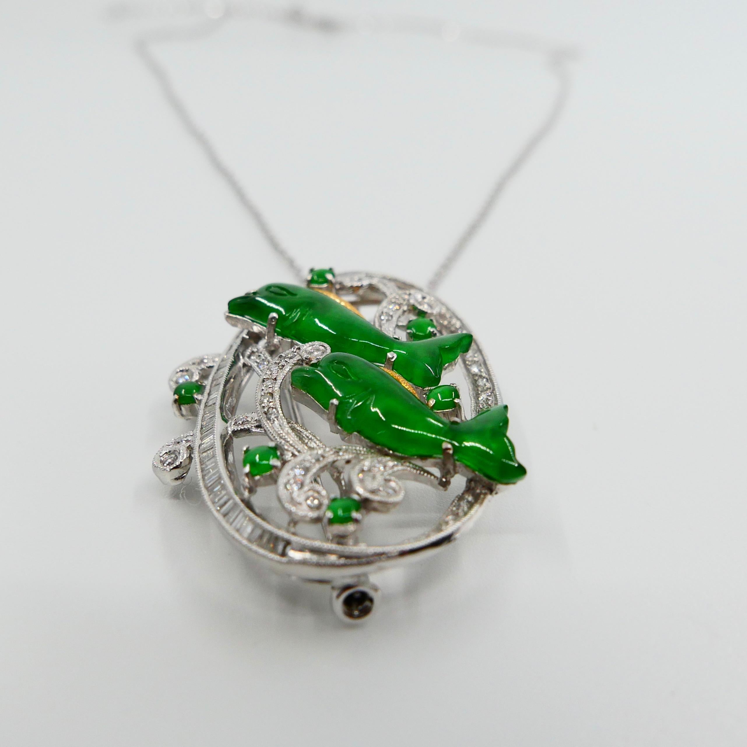 Broche pendentif en diamants et jade naturel certifié vert pomme vif, avec dauphins en vente 3
