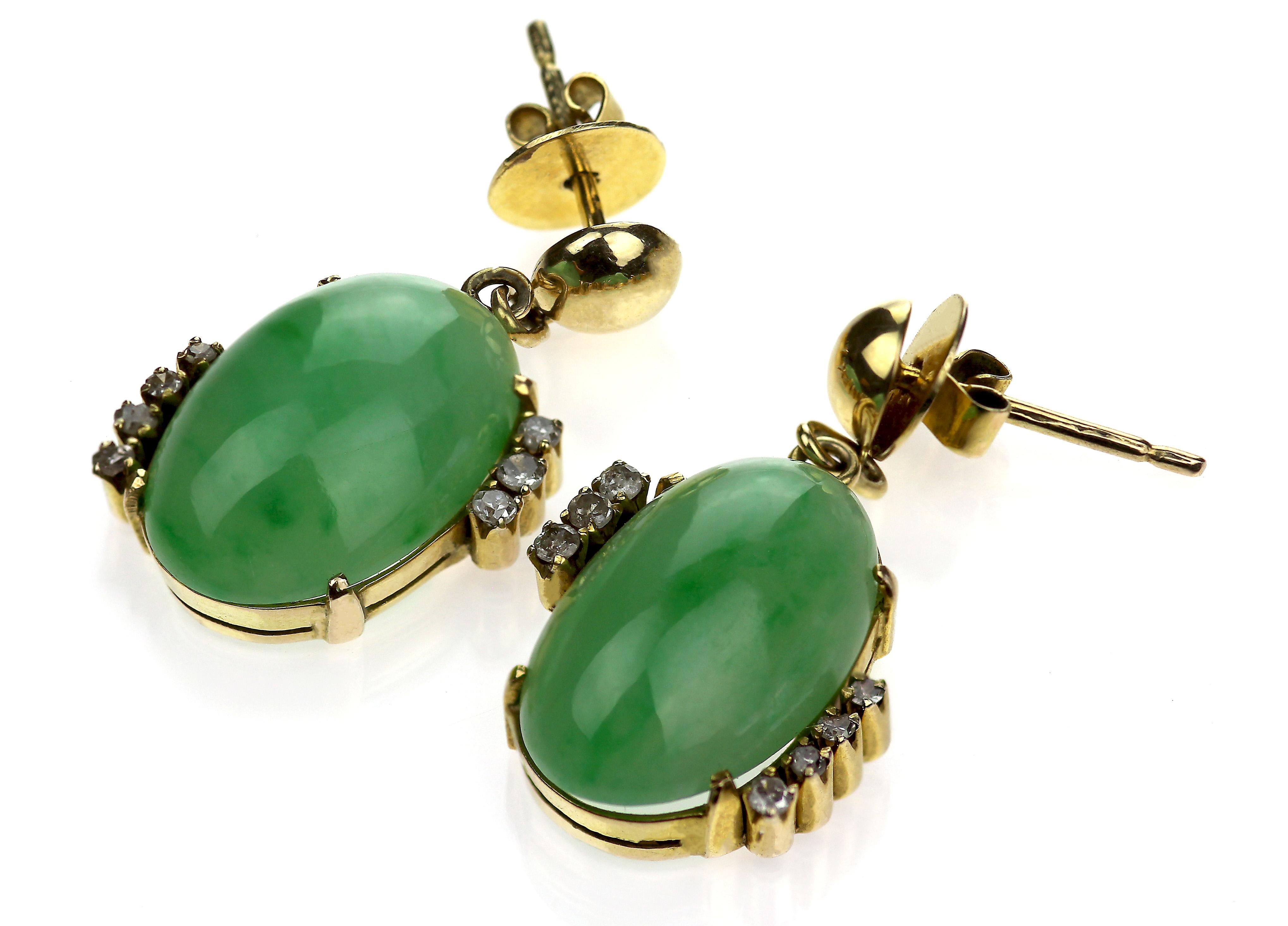 Retro Certified Natural Jadeite Jade and Diamond drop earrings in 18 ct Gold, Vintage