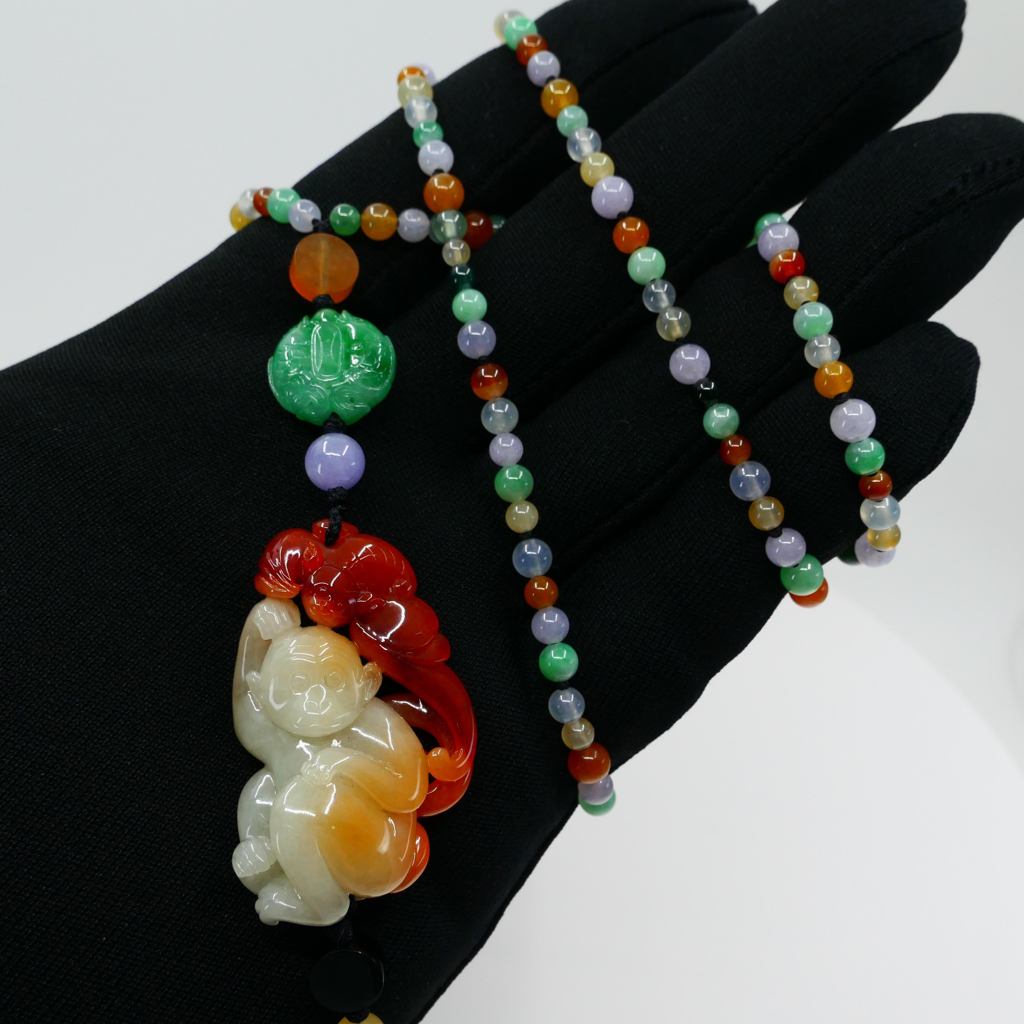 Donna Collana con ciondolo a forma di scimmia con perle di giada multicolore naturale certificata, brilla in vendita
