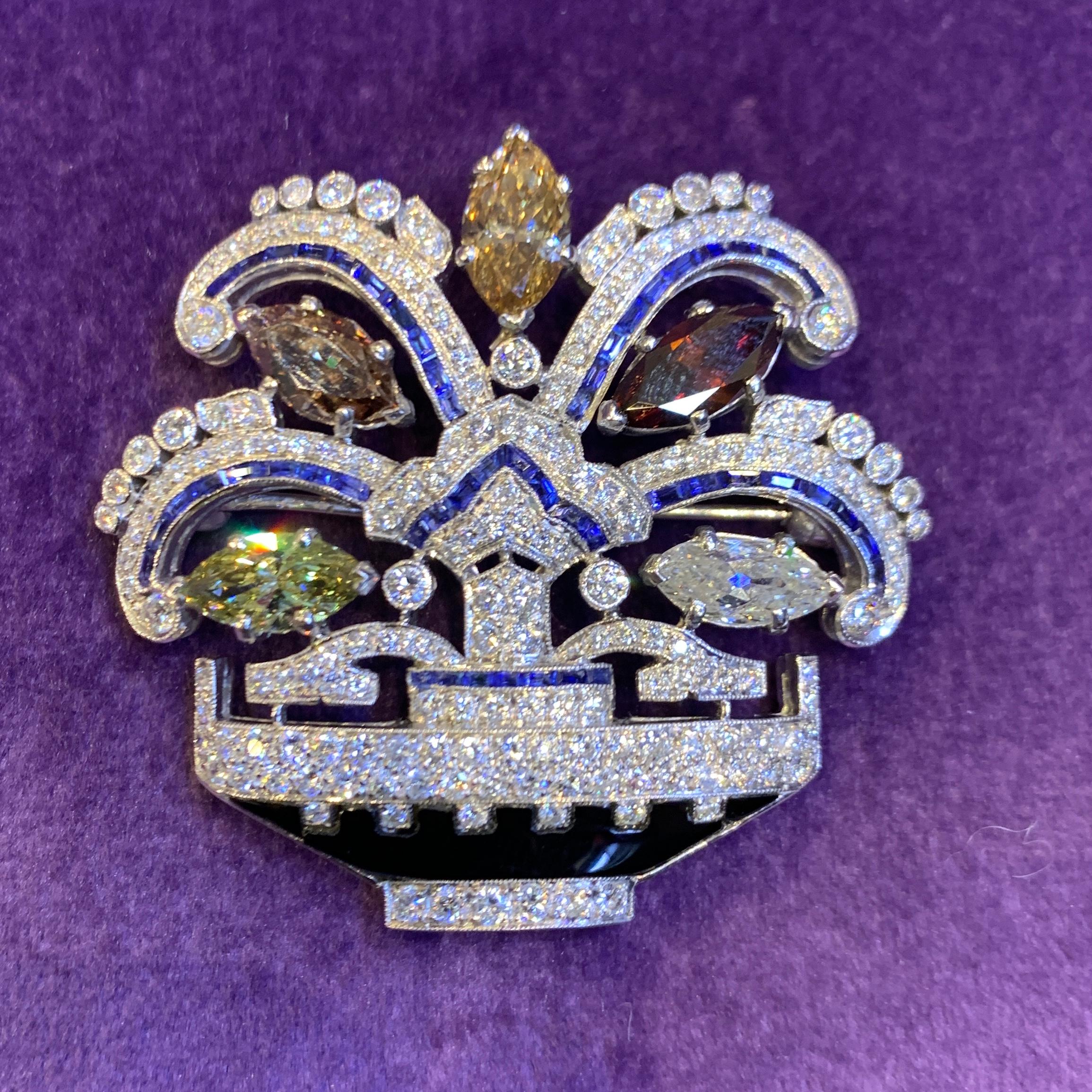 Broche de diamante fantasía multicolor natural certificado en Excelente estado para la venta en New York, NY