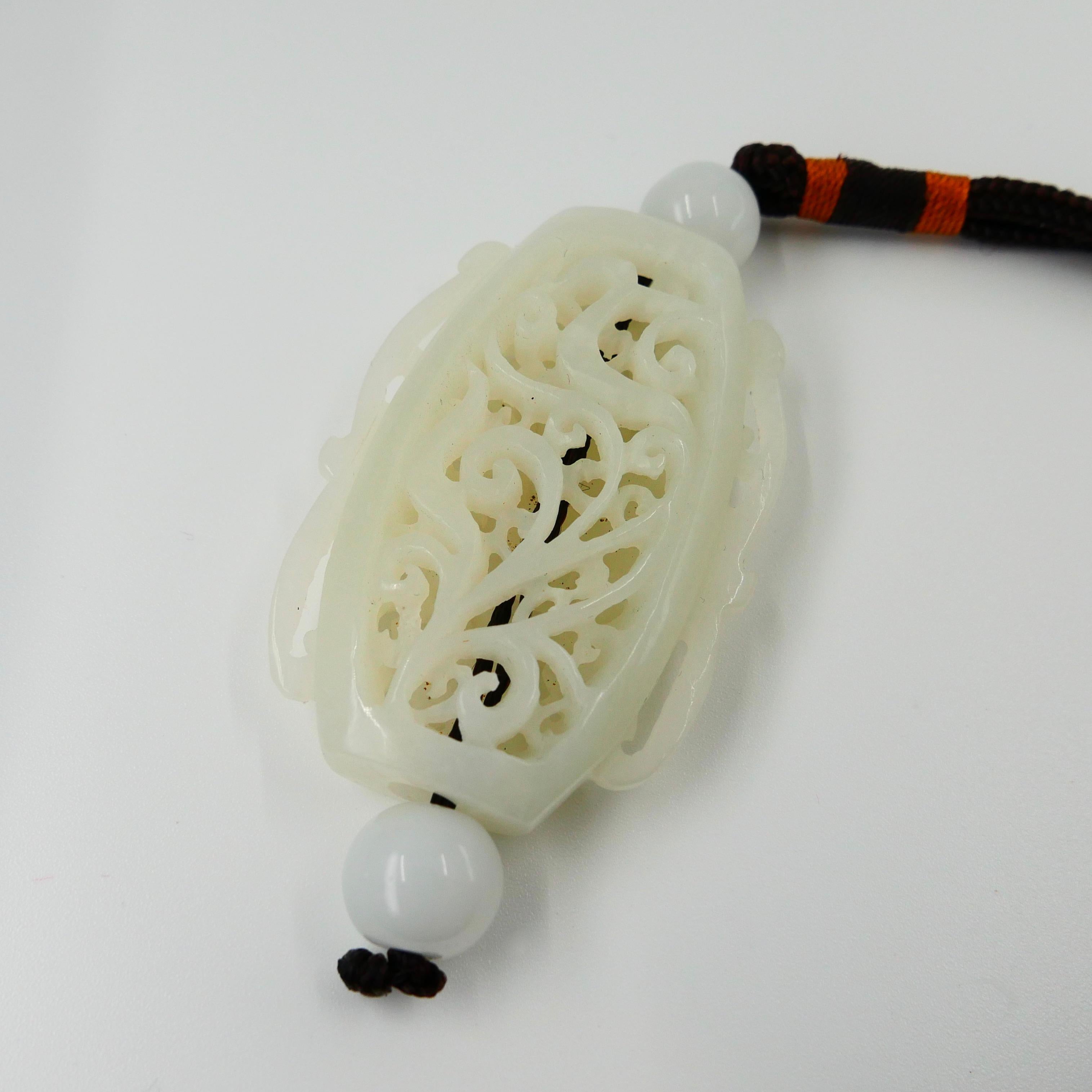 Décoration en jade blanc néphrite naturel certifiée pouvant être portée à la main et transformée en pendentif Neuf - En vente à Hong Kong, HK