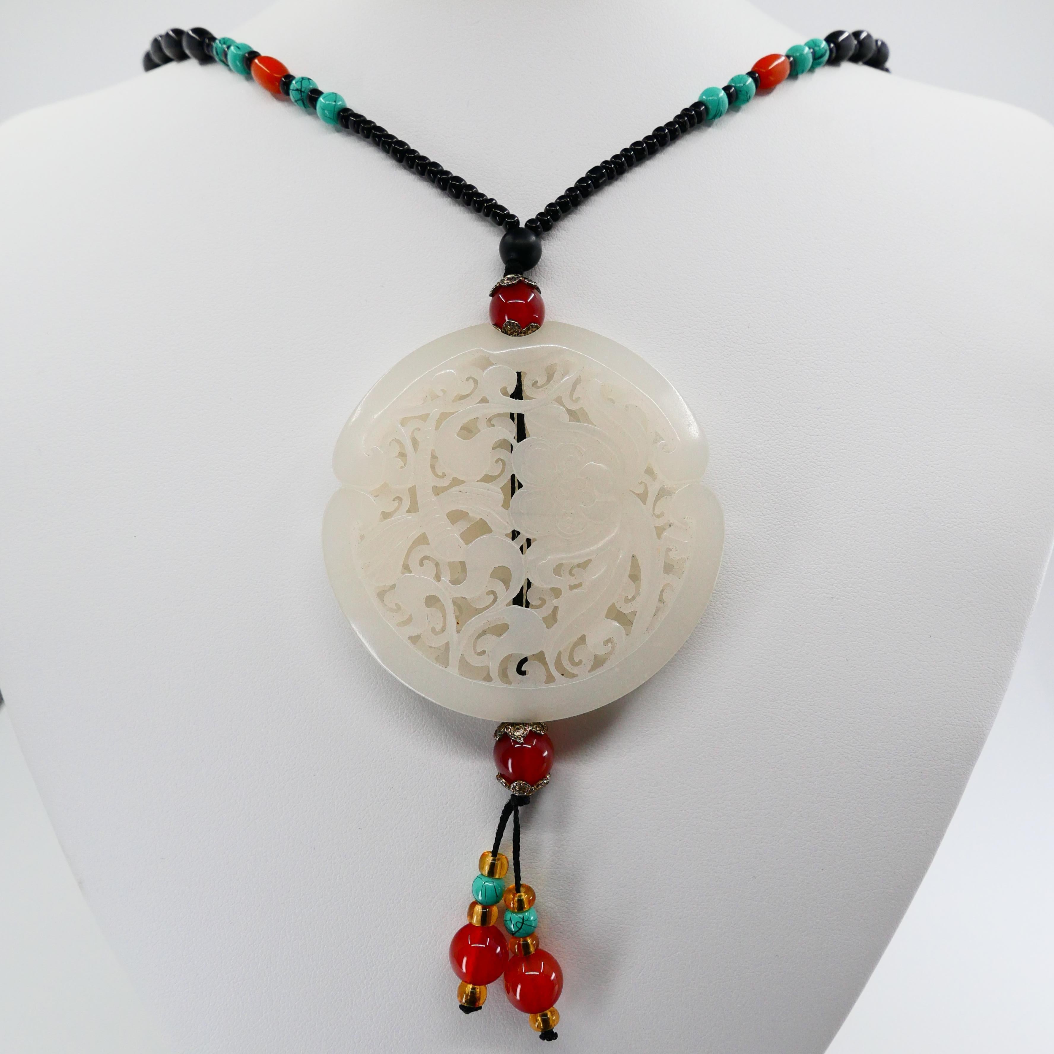 Collier pendentif en jade blanc néphrite naturel certifié, réversible et bien creusé en vente 2