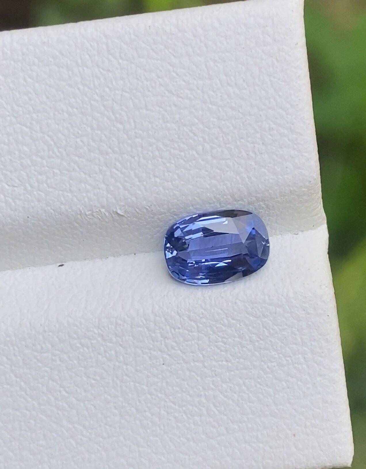 Modern Certified Natural No heat Blue Sapphire Ceylon Origin Gemstone 1.15 Ct For Sale