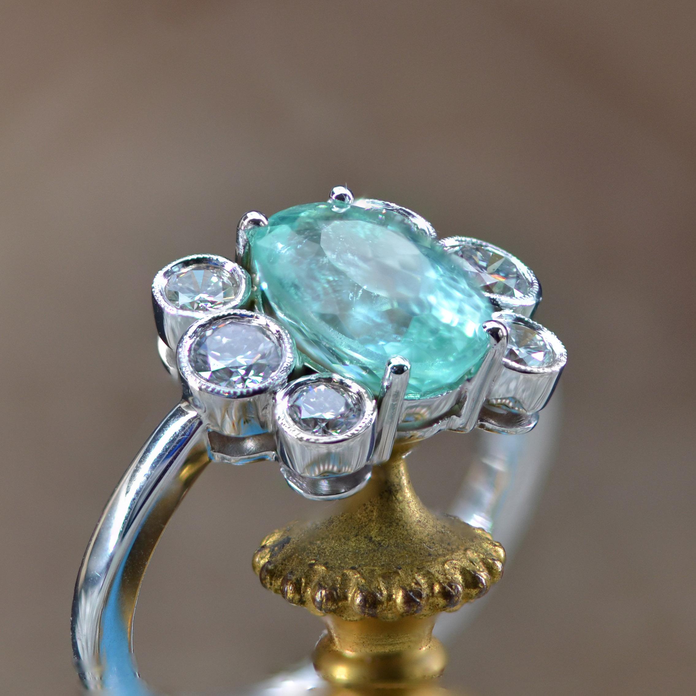 Zertifizierter Ring aus 18 Karat Weigold mit natrlichem Paraiba-Turmalin und Diamanten im Angebot 5