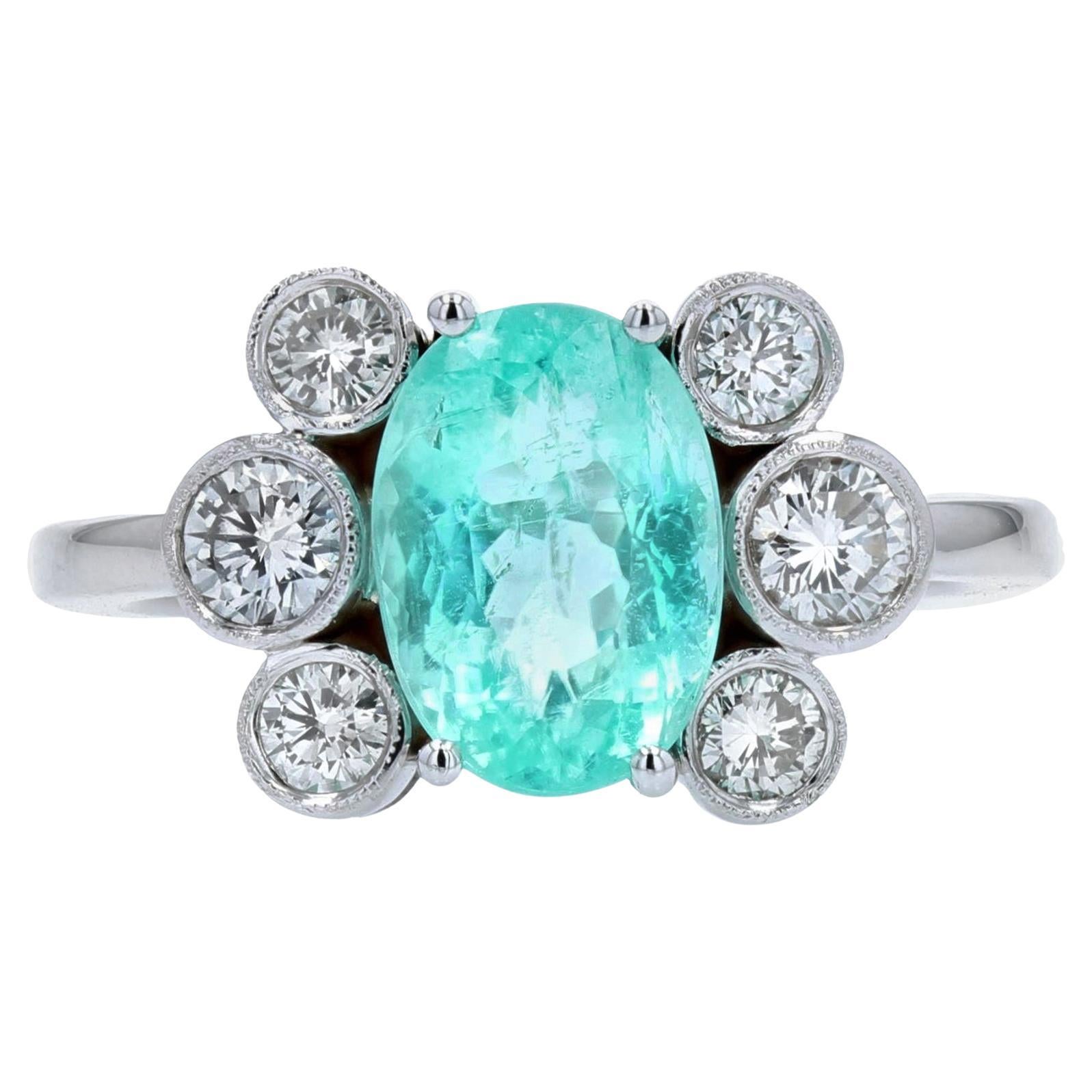 Bague en or blanc 18 carats avec tourmaline Paraiba naturelle certifie et diamants