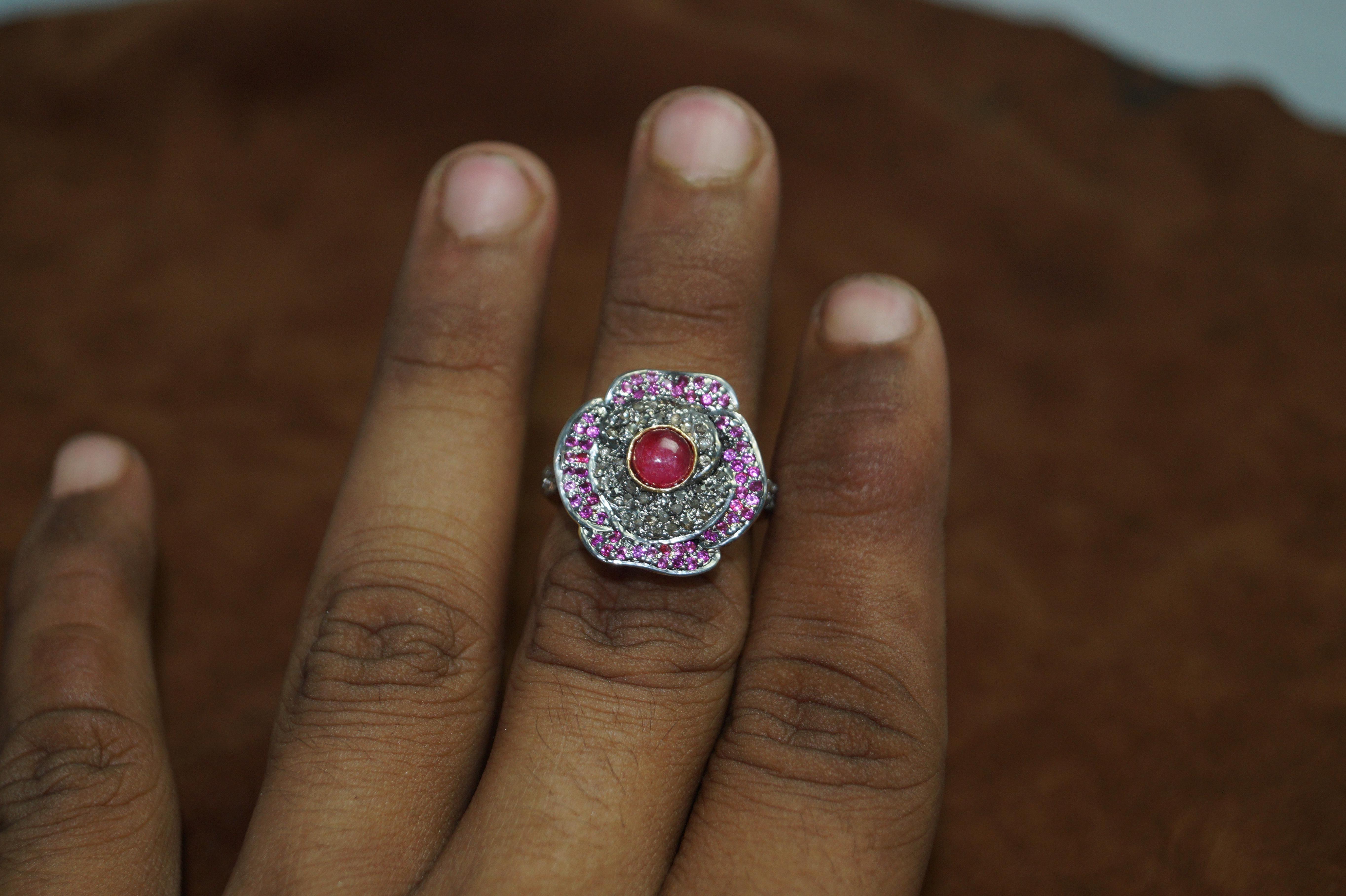 Certified natural pave diamond ruby 925 silver flower wedding ring In New Condition For Sale In Delhi, DL
