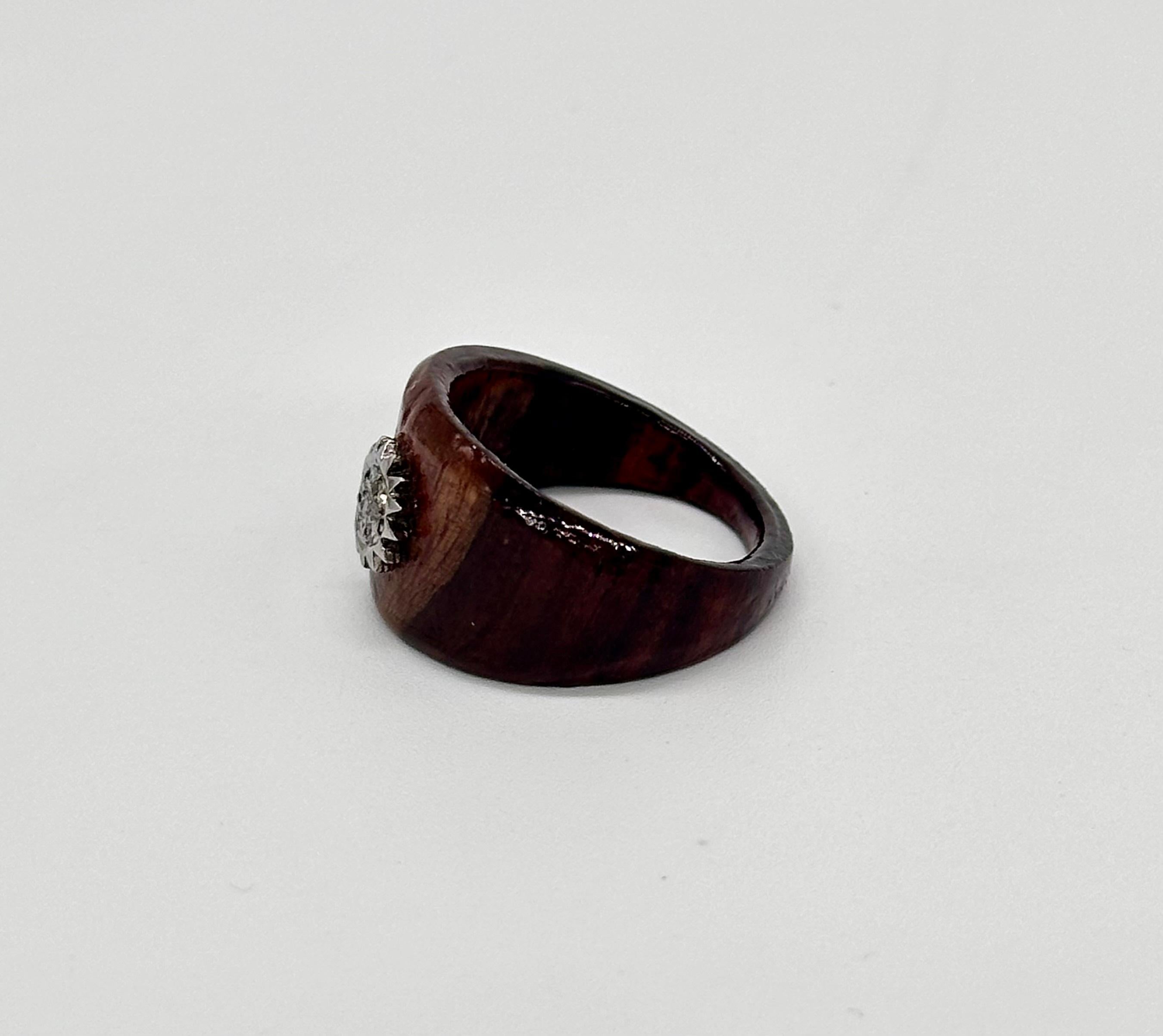 Certified natural pave diamond sunburst 925 silver wooden ring In New Condition For Sale In Delhi, DL