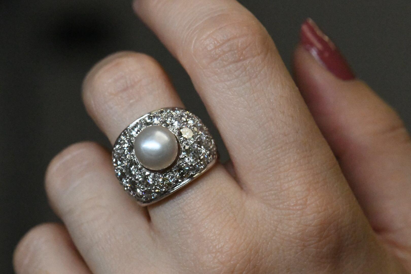 Modern Certified Natural Pearl 14 Karat White Gold and Diamond Ring