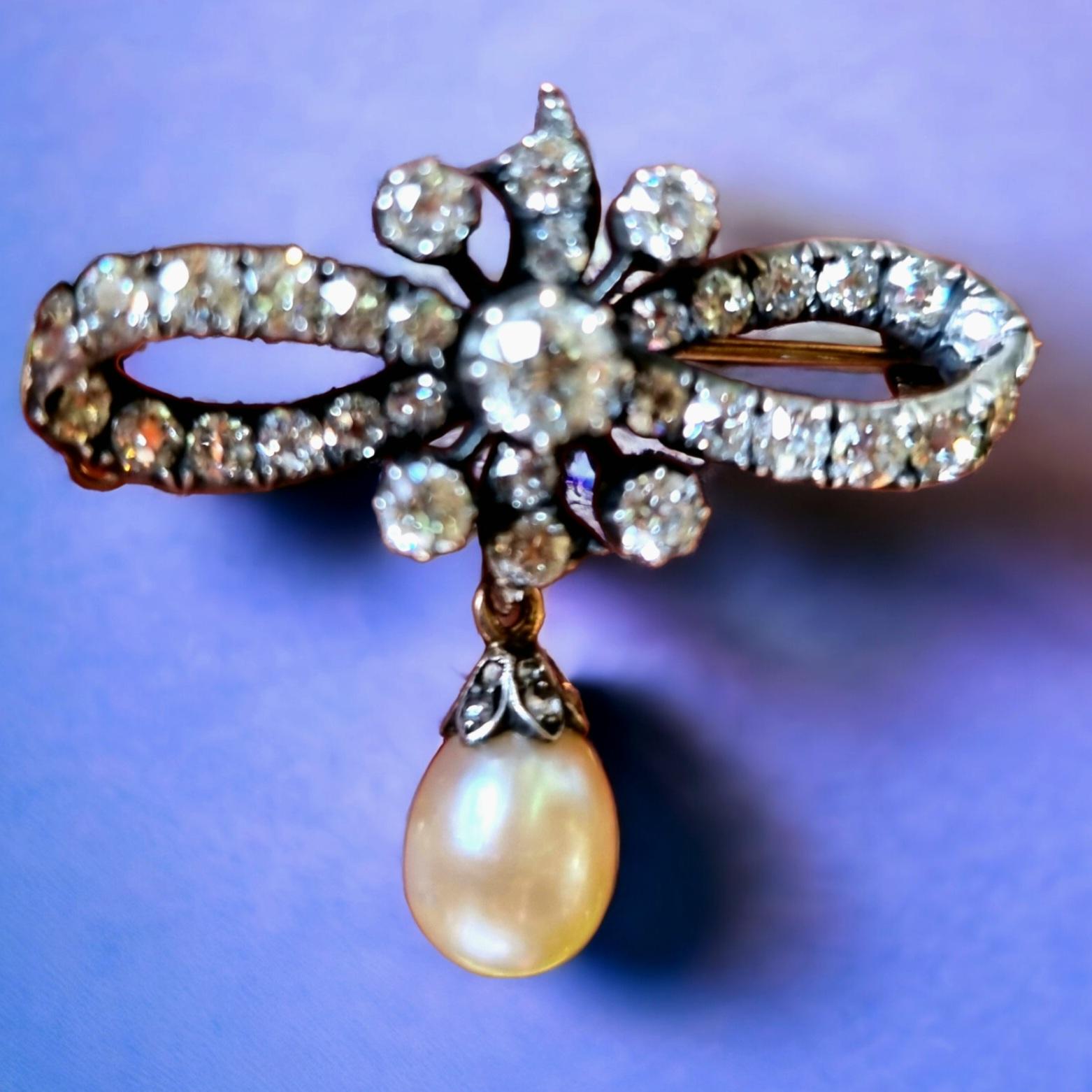 Certified Natural Pearl and  Diamond Bow  Brooch 19th Century For Sale 3