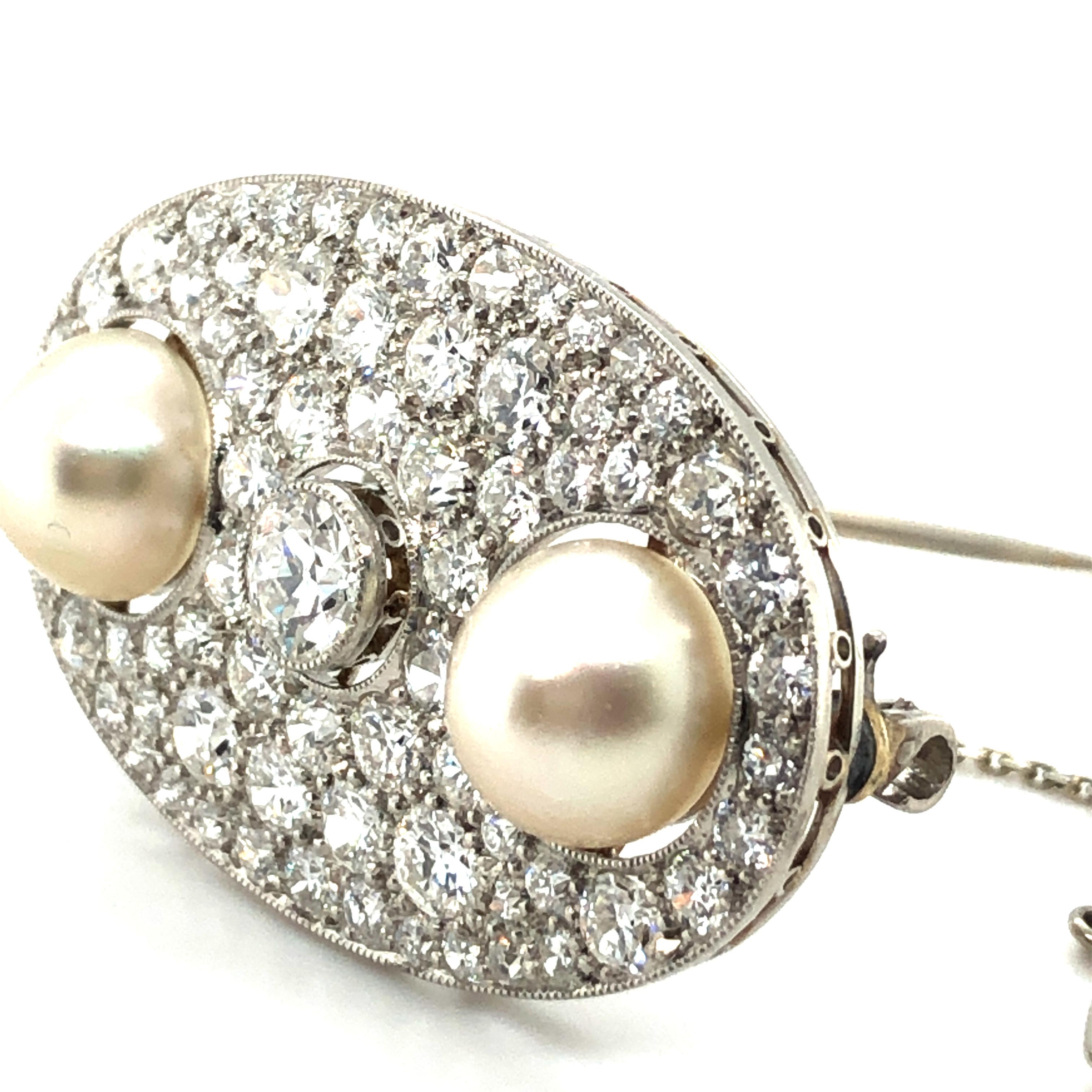 Certified Natural Pearl and Diamond Brooch in Platinum, ca. 1925 3