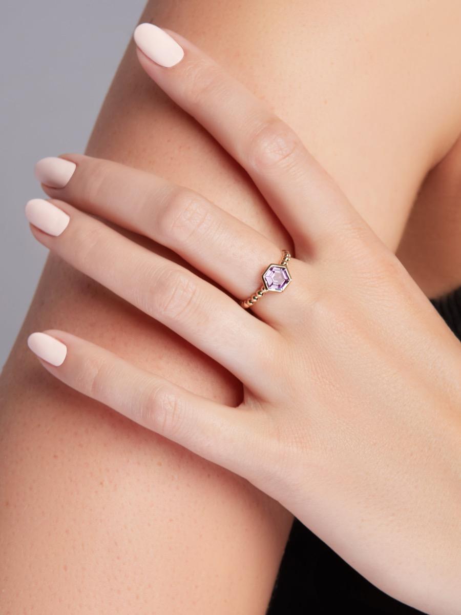 With a colour reminiscent of the calming lilac, our Purple Sapphire Hex Ring has an exquisite aura of majestic femininity.

Materials: 

Metal: 14K Solid Gold
Ring Dimension: 9.04(W) x 7.85(L) mm 
Gemstone: Natural Purple Sapphire
Size: 1