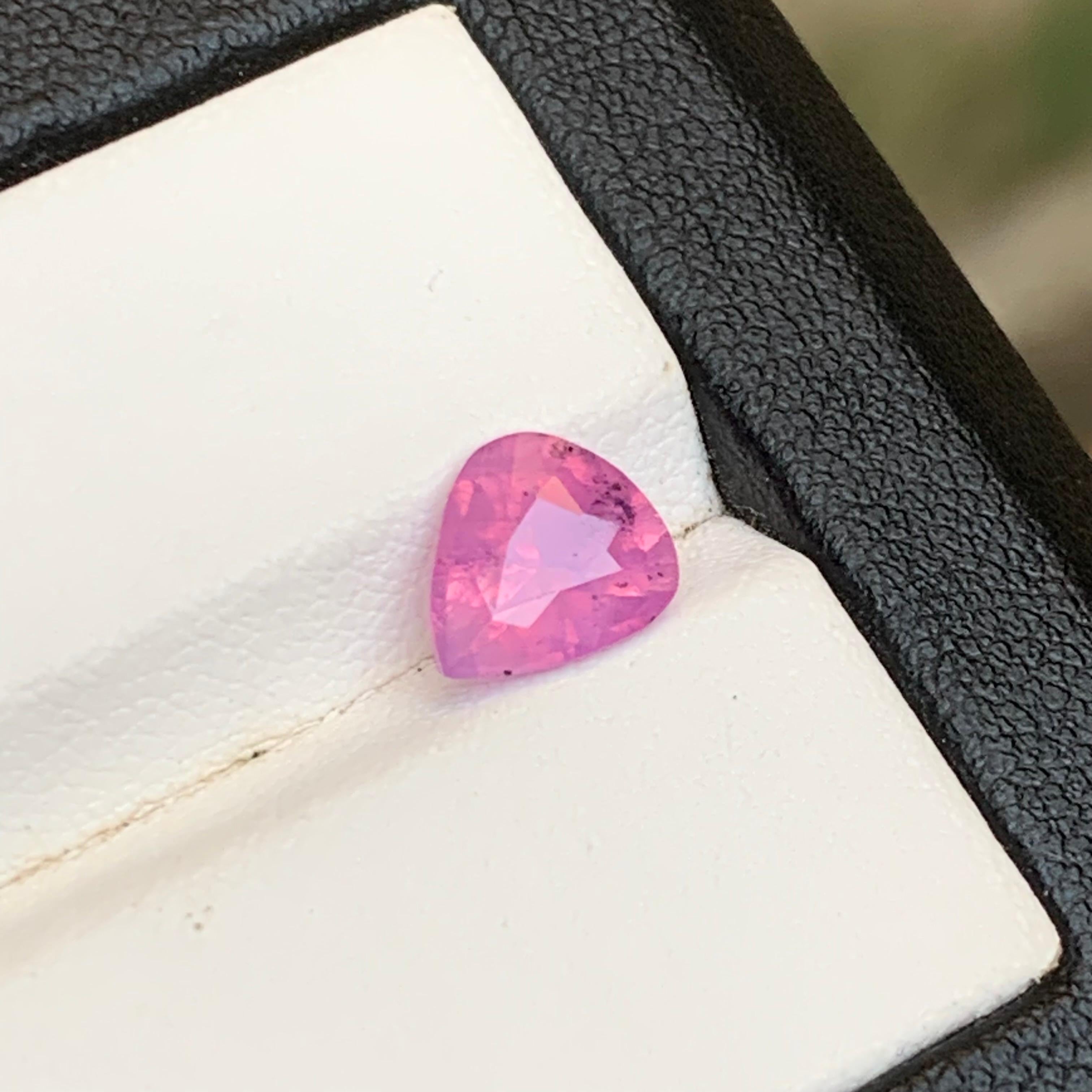 Zaffiro rosa violaceo naturale certificato con taglio a pera da 1,95 carati per anello in vendita 4