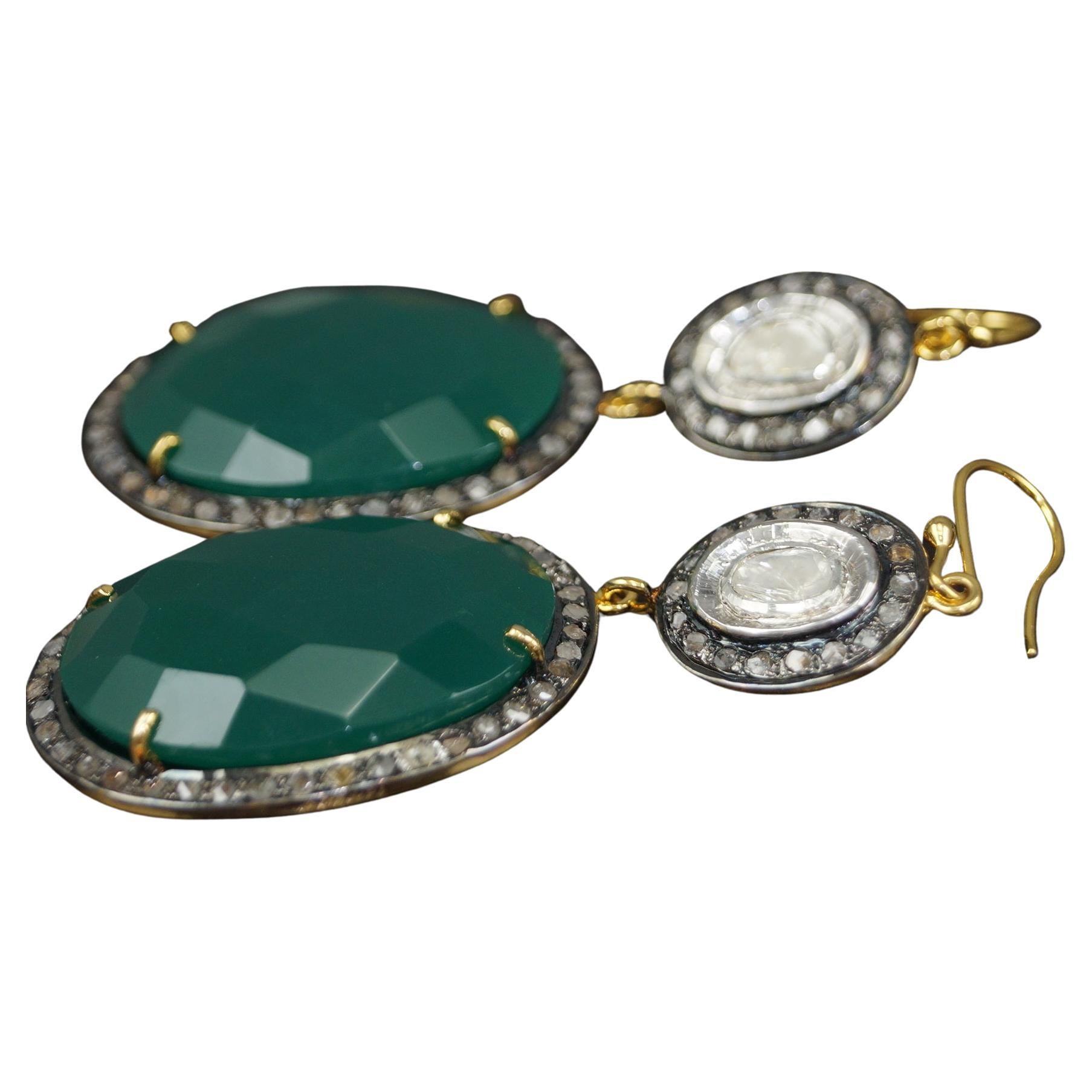 Boucles d'oreilles en argent sterling avec des diamants naturels certifiés et non taillés, de couleur vert émeraude. en vente