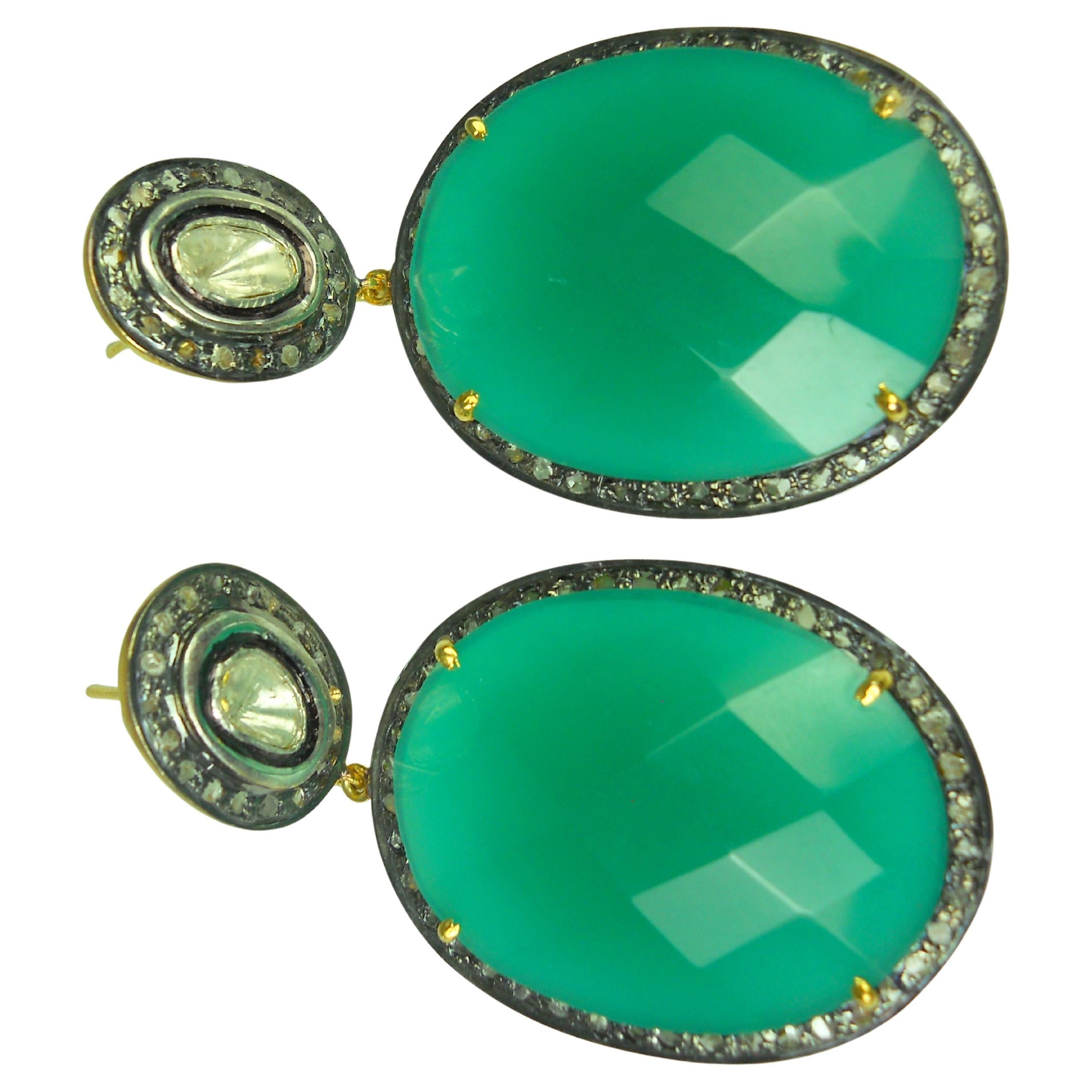 Orecchini con diamanti naturali certificati e non tagliati, in argento sterling, di colore verde smeraldo