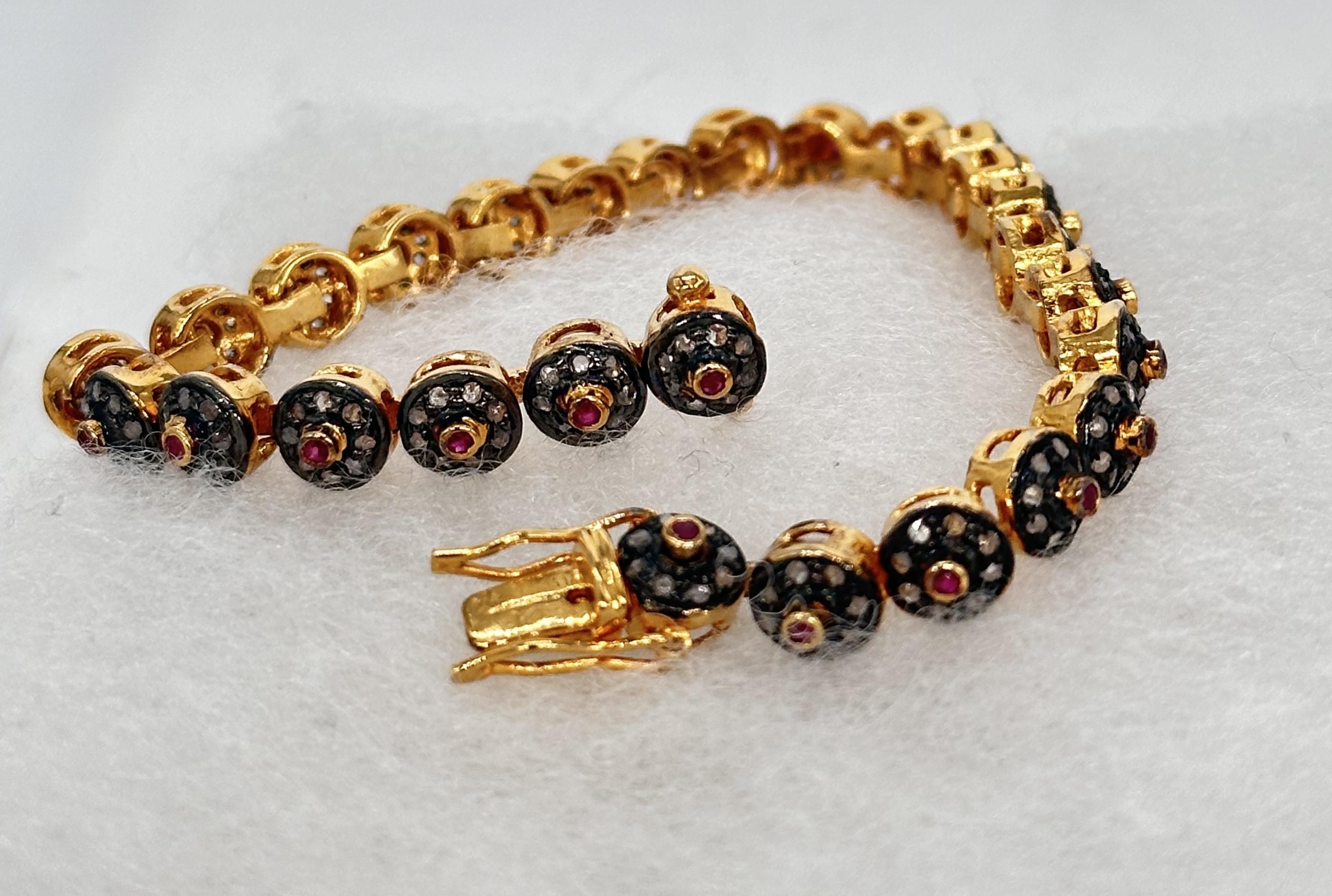 Zertifiziertes Silberarmband mit natürlichen Diamanten im Rosenschliff Rubin Gelbgold vergoldet Silber im Zustand „Neu“ im Angebot in Delhi, DL