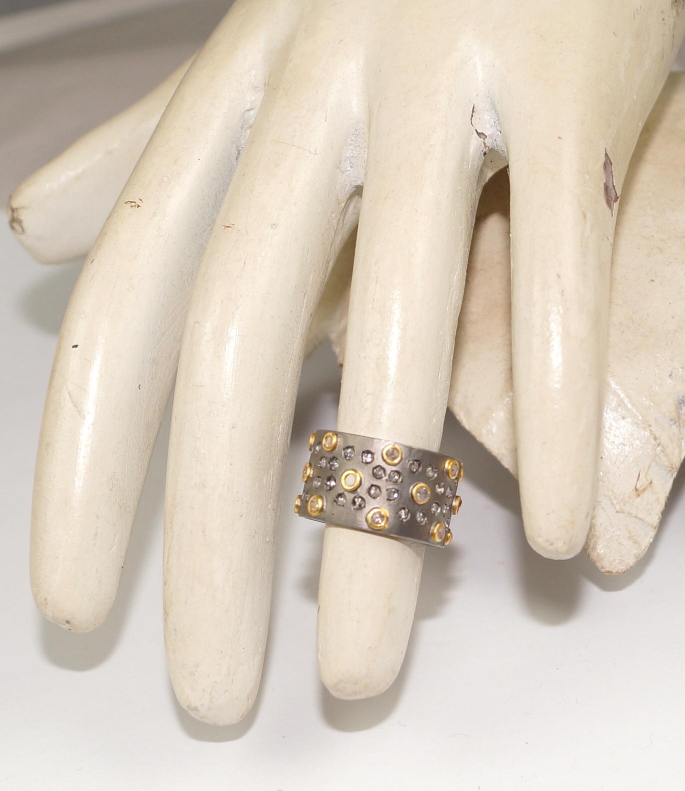 Fascia per l'eternità Galaxy in argento con diamanti naturali certificati e taglio a rosa In condizioni Nuovo in vendita a Delhi, DL