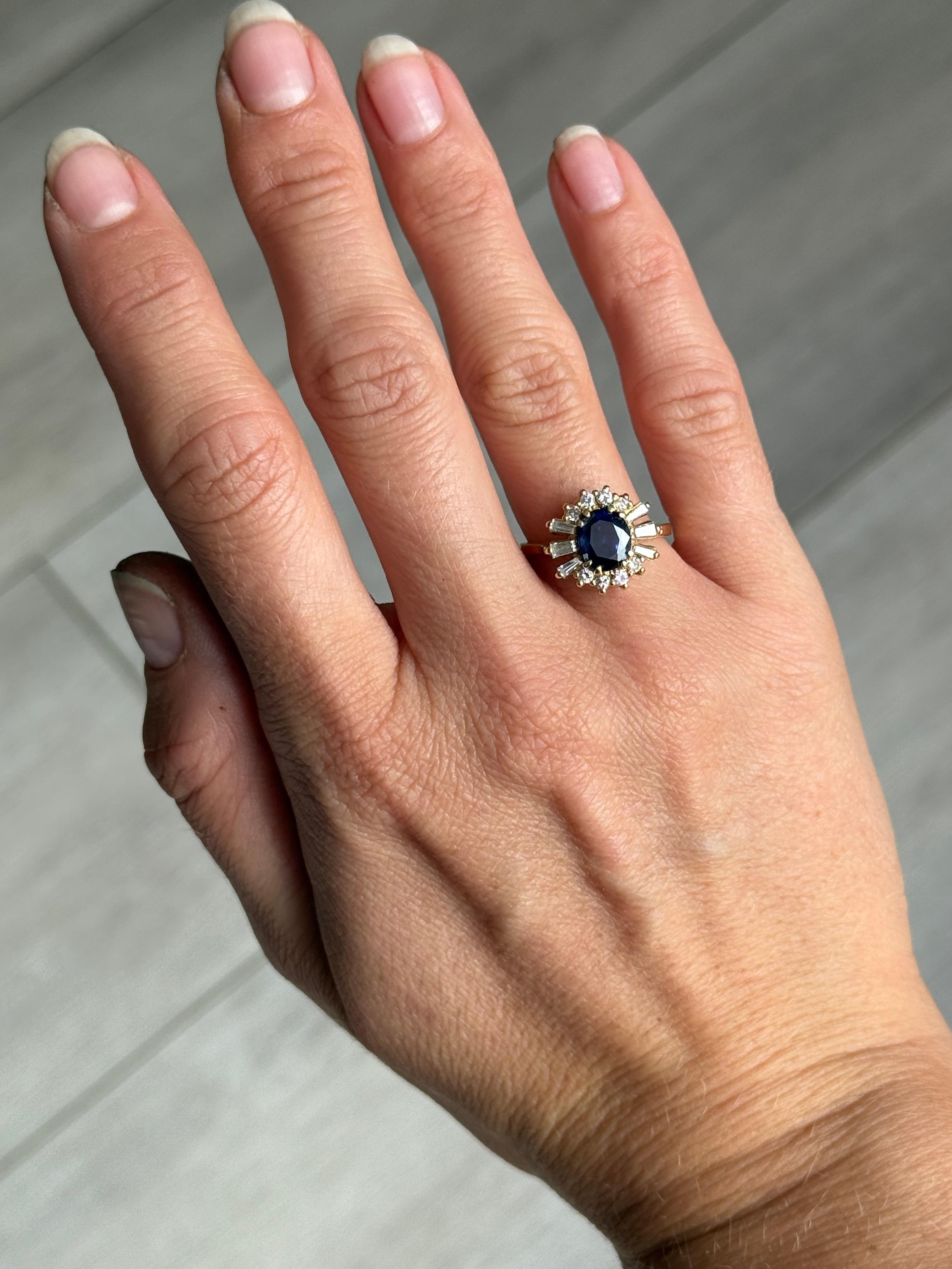 Anello a grappolo con zaffiro naturale certificato e diamante in oro 18 carati In condizioni buone in vendita a Chipping Campden, GB