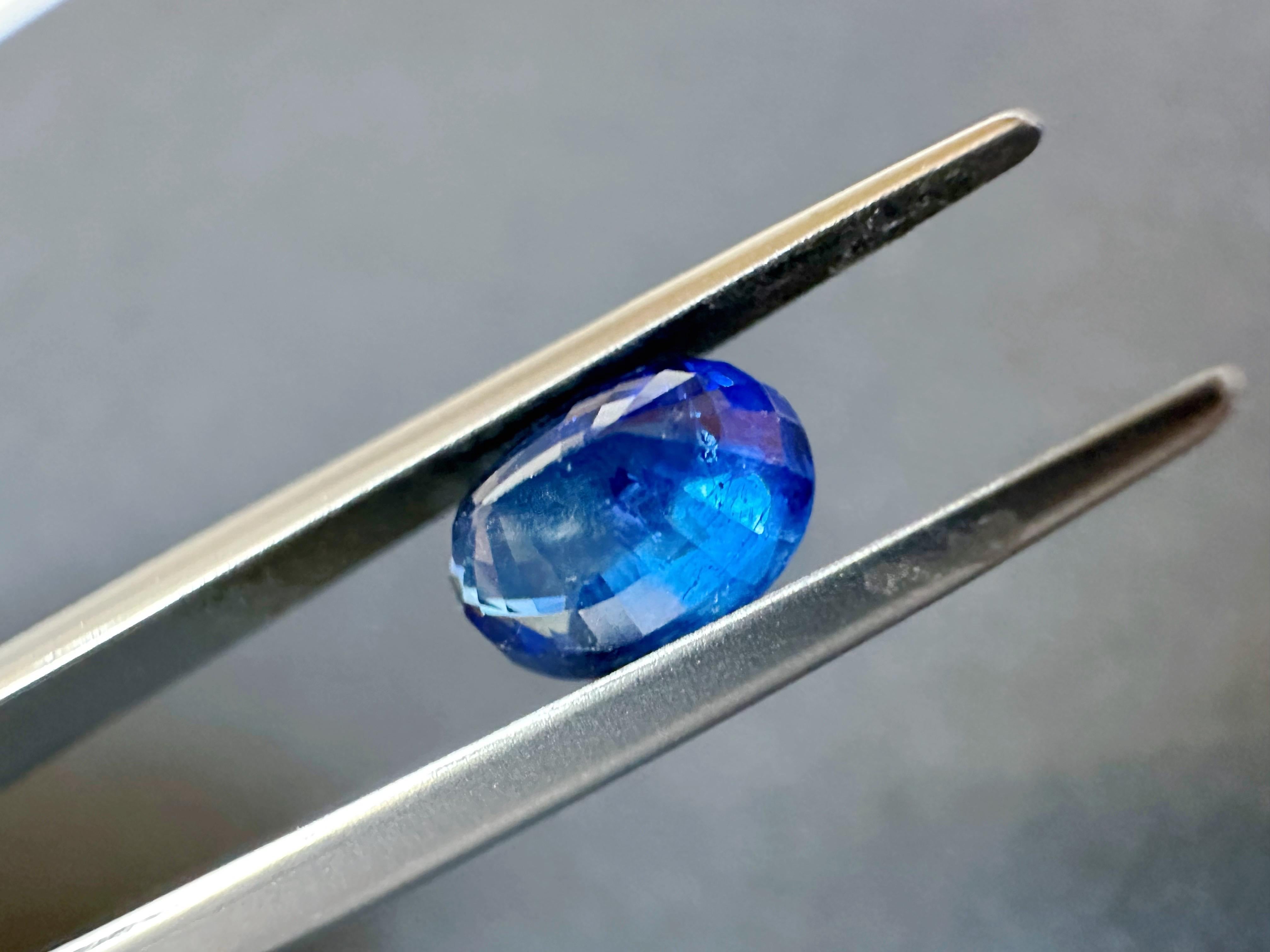 Saphir bleu royal du Sri Lanka certifié naturel, pierre en vrac pour bague ou bijou Unisexe en vente