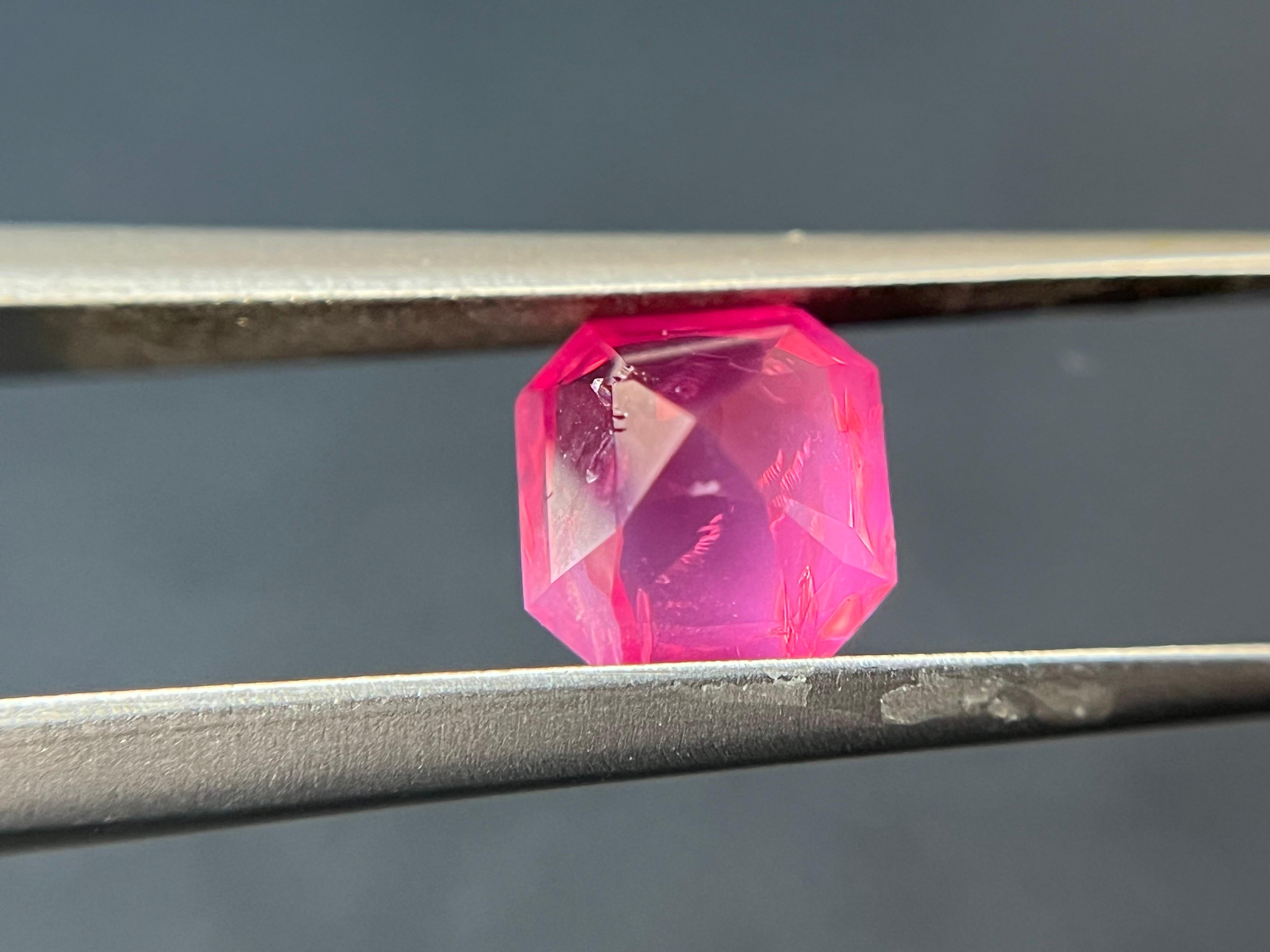 Spinello di Mahenge, taglio ottagonale, rosa arancione, certificato in Tanzania. in vendita 8