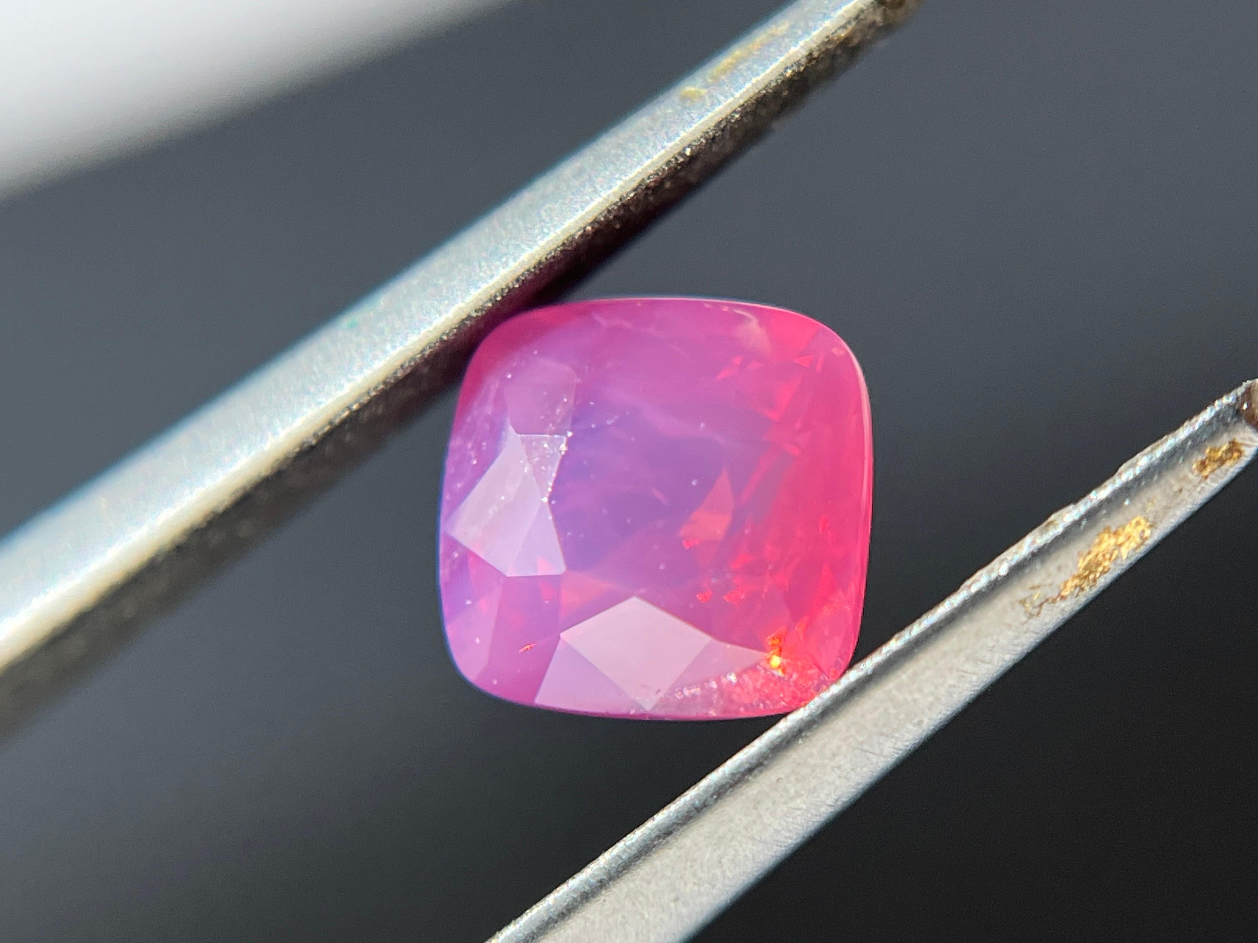 Certified Natural Tanzania Velvety Orange Pink Cushion Cut Mahenge Spinel In New Condition For Sale In Kowloon, HK