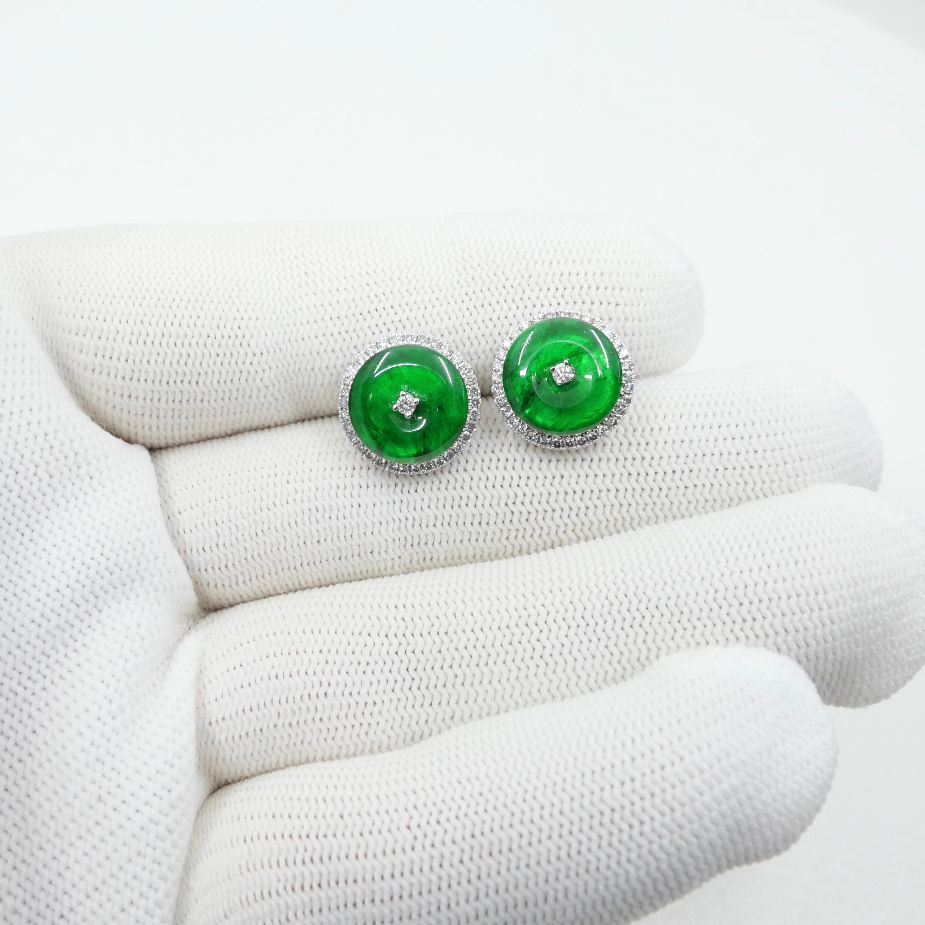 Zertifizierte Ohrringe, natürlicher Typ A Jadeit Jade und Diamant. Apfelgrüne Farbe im Zustand „Neu“ im Angebot in Hong Kong, HK
